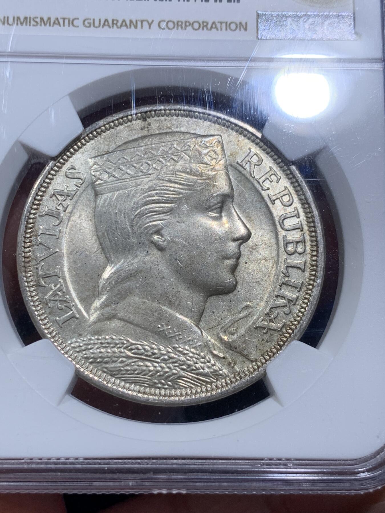 《竞宝斋》第290场- 周日，周一，周二 3场连拍 （全场包邮） NGC MS64 拉脱维亚1931年少女5里拉银币