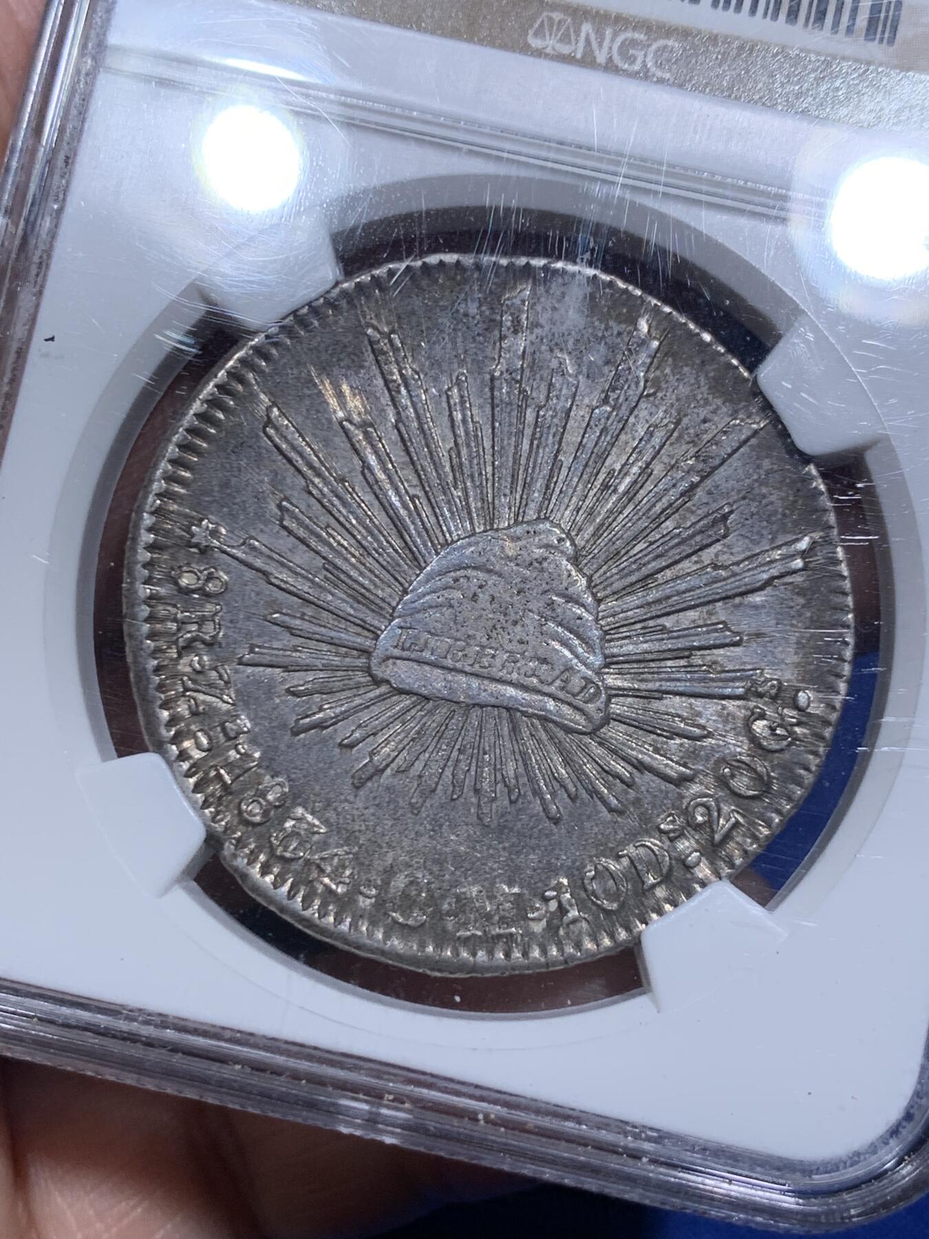 《竞宝斋》第290场- 周日，周一，周二 3场连拍 （全场包邮） NGC AU55 墨西哥1834年早期鹰洋 章型币 稀见早期肥鹰 鹰羽仙人掌细节不错，入骨深五彩，美不胜收。老N盒品质保障，状态超越分数