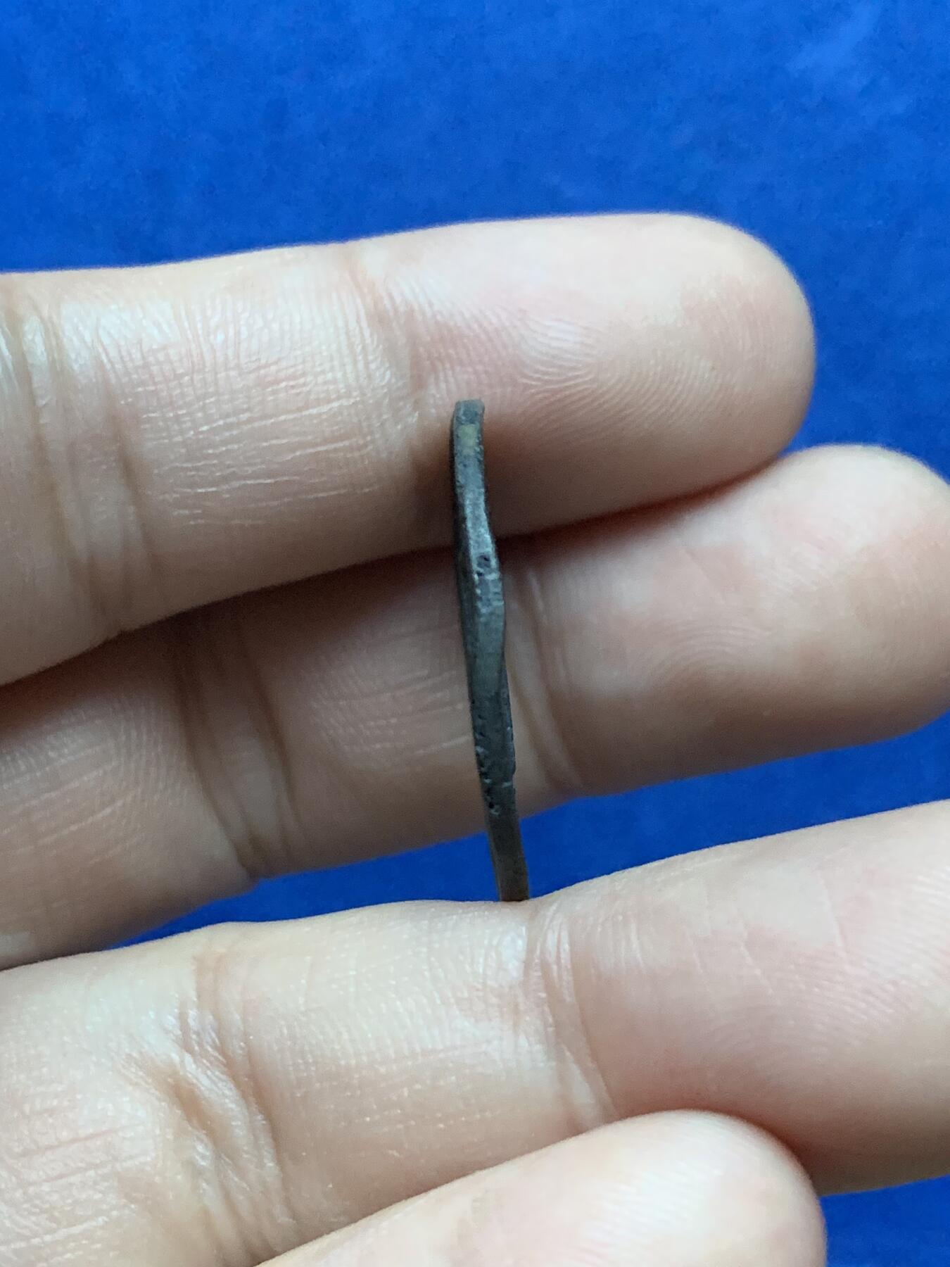 《竞宝斋》第290场- 周日，周一，周二 3场连拍 （全场包邮） 王莽时期货泉铜币 3.5克 25.8mm 有不平