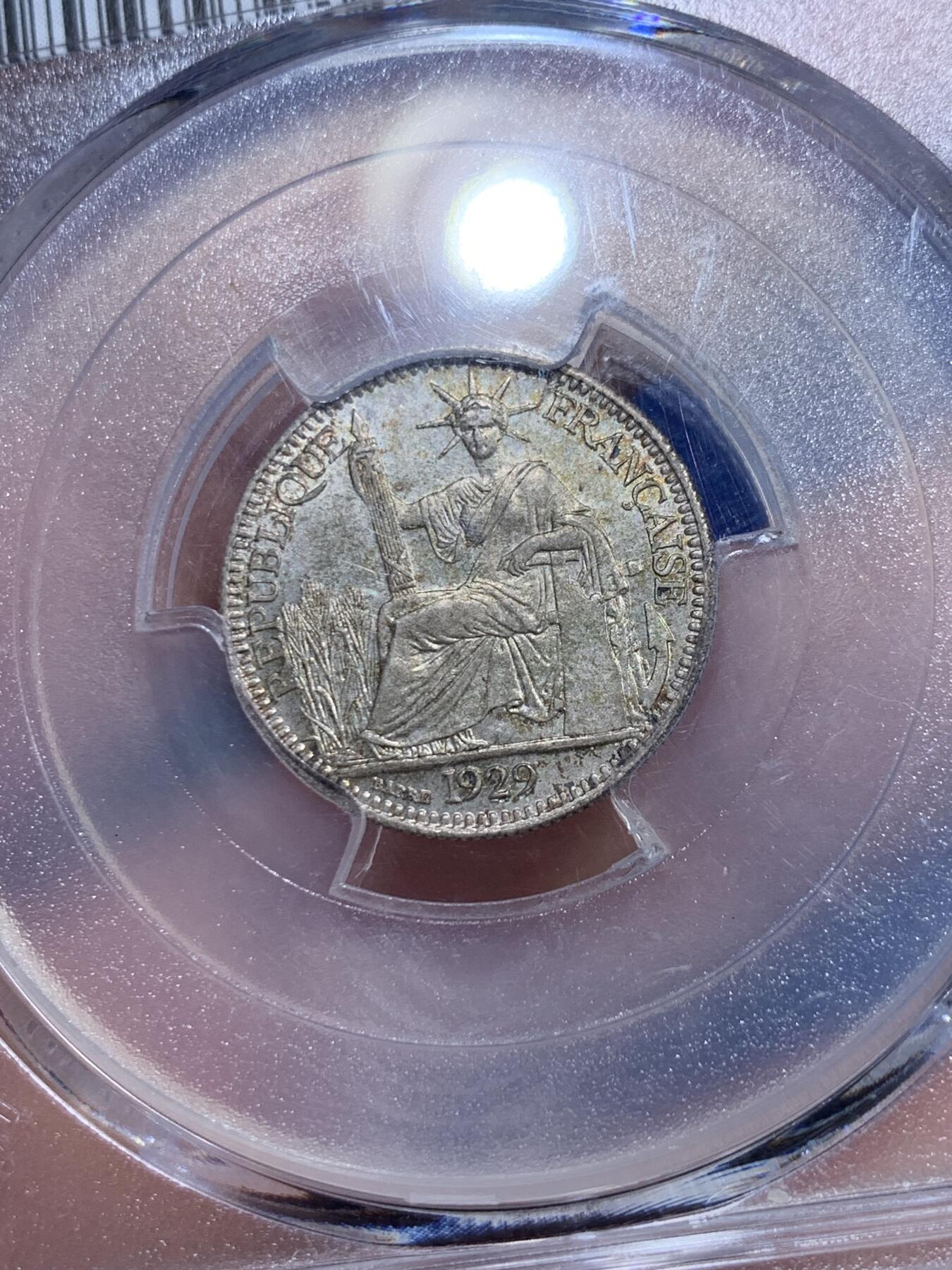 《竞宝斋》第290场- 周日，周一，周二 3场连拍 （全场包邮） PCGS MS63 印度支那 1929年 10C 银币淡黄油彩 底板很好  所见稀少