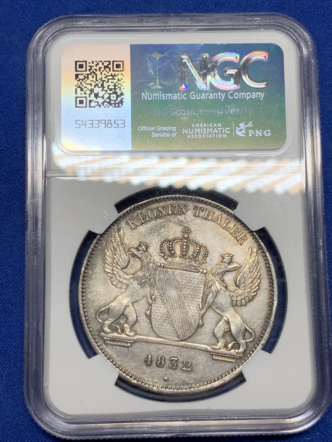 《竞宝斋》第290场- 周日，周一，周二 3场连拍 （全场包邮） NGC AU58 1832年德国巴登王冠大泰勒，后“点”版本 原味好细节 背面神兽羽毛高点俱在