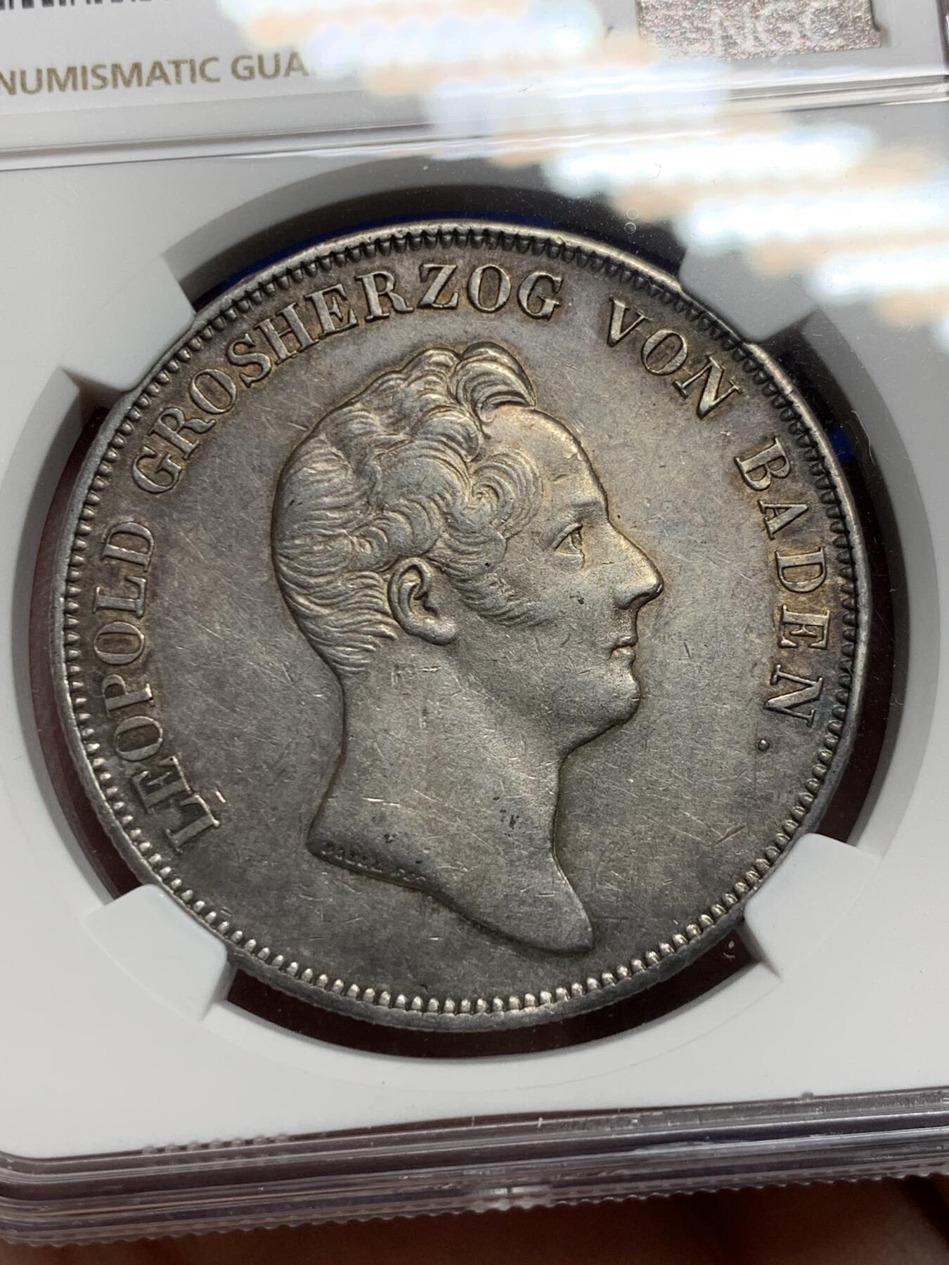 《竞宝斋》第290场- 周日，周一，周二 3场连拍 （全场包邮） NGC AU58 1832年德国巴登王冠大泰勒，后“点”版本 原味好细节 背面神兽羽毛高点俱在