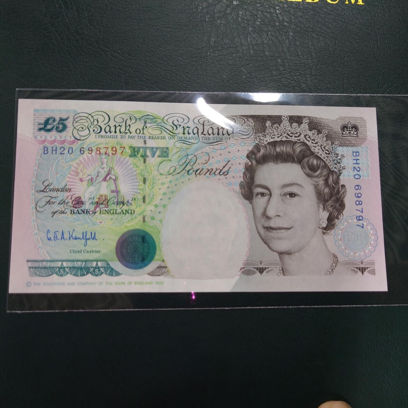 【世界钱币】精选微拍第121期暨2024年第32期  部分新品卖剩 1990年英国E序列5镑初版 全新绝品无4(无斑)