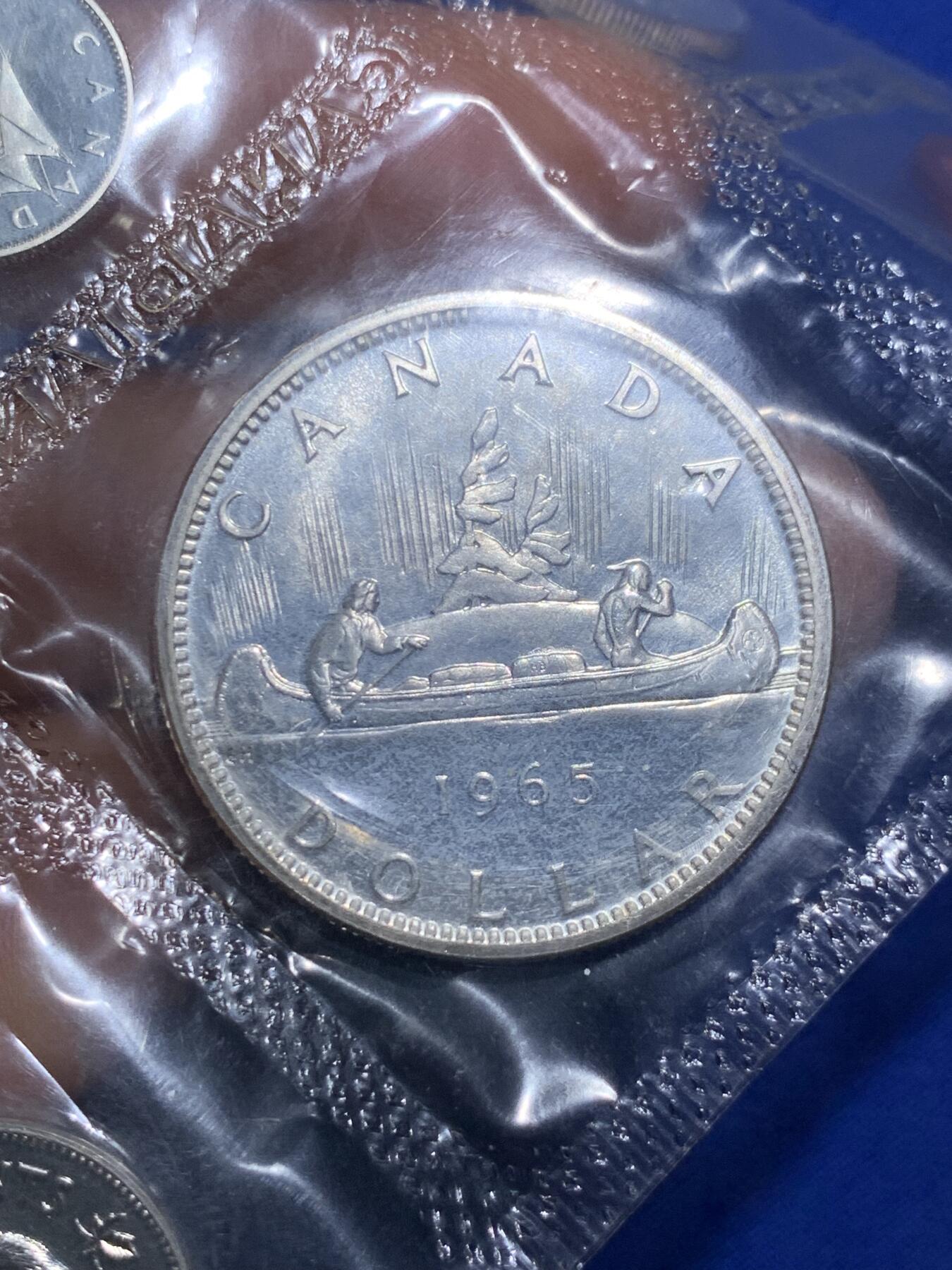 《竞宝斋》第290场- 周日，周一，周二 3场连拍 （全场包邮） 加拿大1965年套币 包含四枚银币 塑封难得