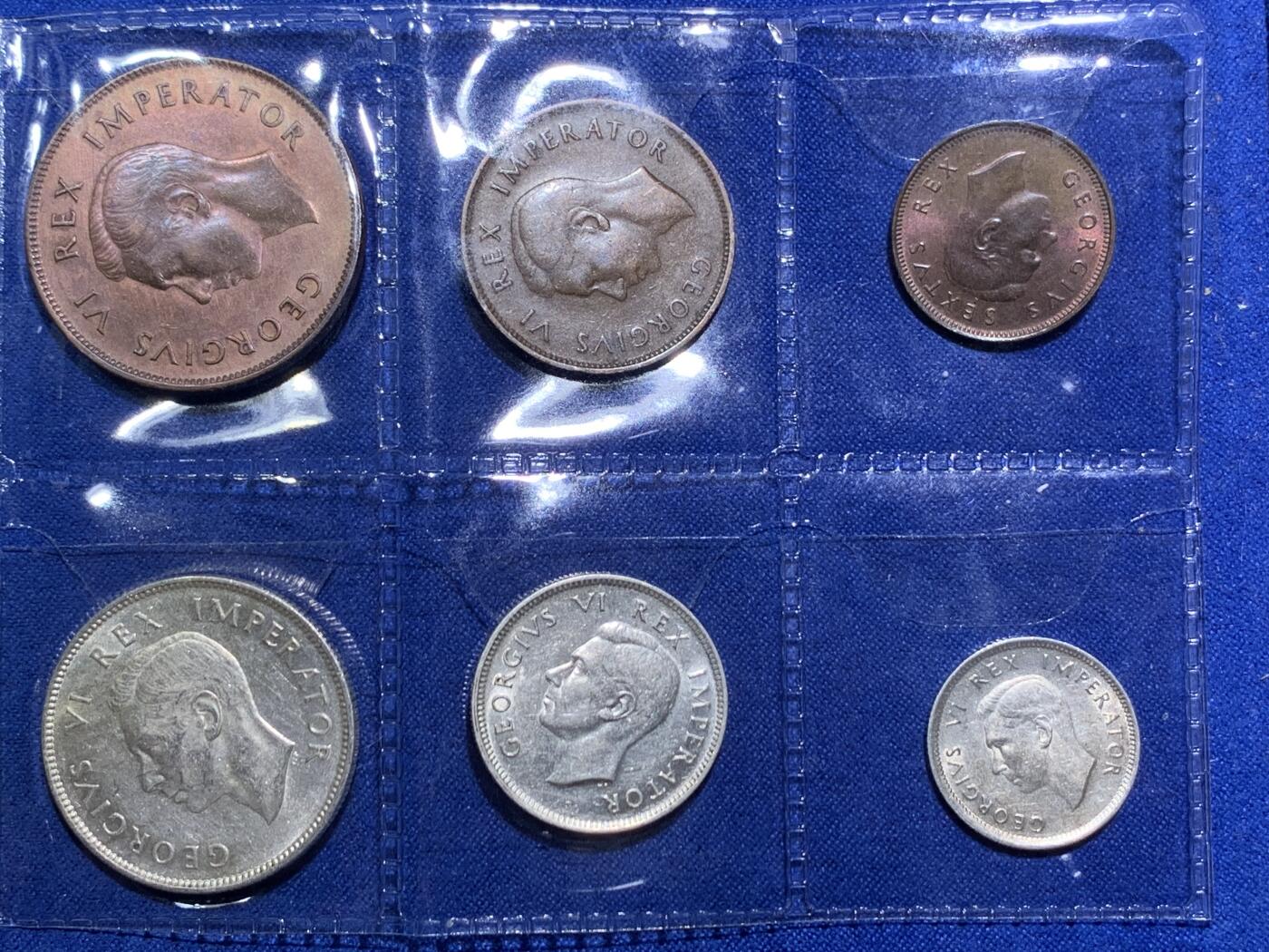 《竞宝斋》第290场- 周日，周一，周二 3场连拍 （全场包邮） 10枚一组 乔六南非币一套 7银3铜 unc品相 含5先令大银币