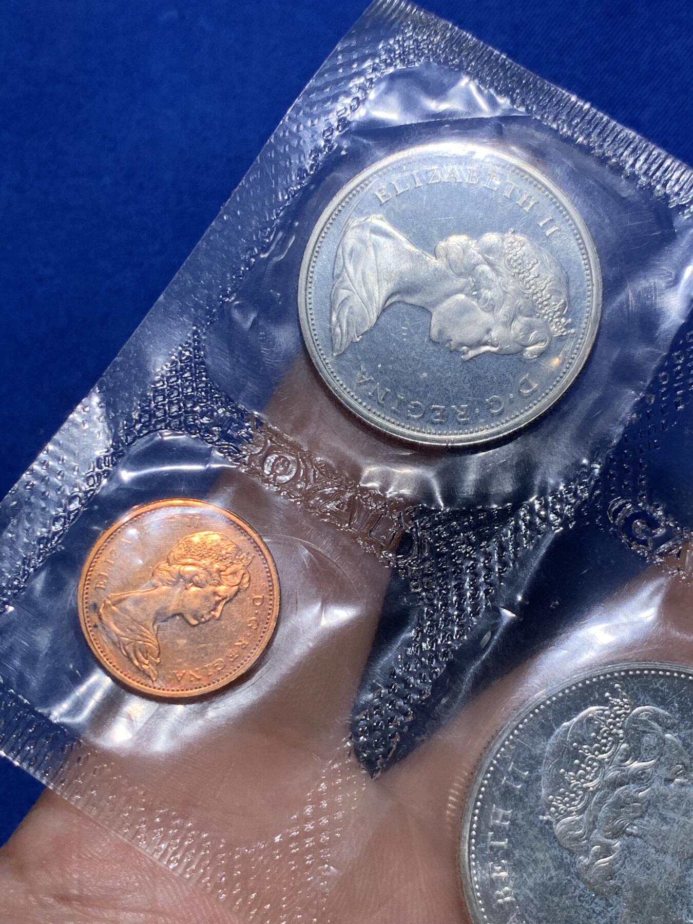 《竞宝斋》第290场- 周日，周一，周二 3场连拍 （全场包邮） 加拿大1965年套币 包含四枚银币 塑封难得