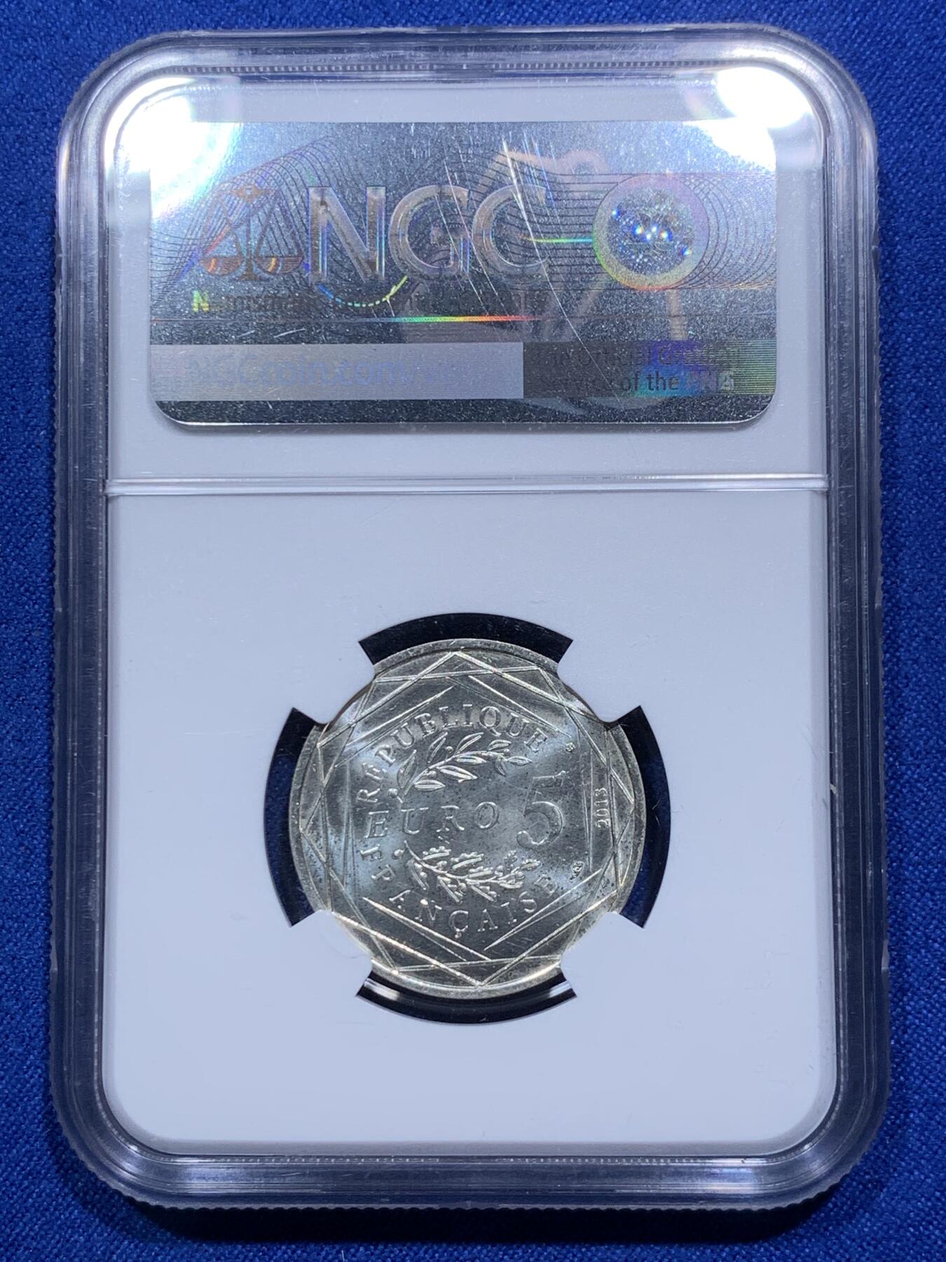 《竞宝斋》第290场- 周日，周一，周二 3场连拍 （全场包邮） NGC MS64 法国2013年平等5欧元银币 最高评级分