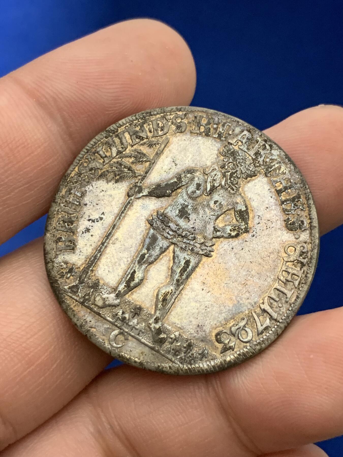 《竞宝斋》第290场- 周日，周一，周二 3场连拍 （全场包邮） 1723德国布伦斯维克-隆伯格-卡伦伯格-汉诺威野人2/3泰勒银币 这个时期币工艺问题有弧度 需要注意