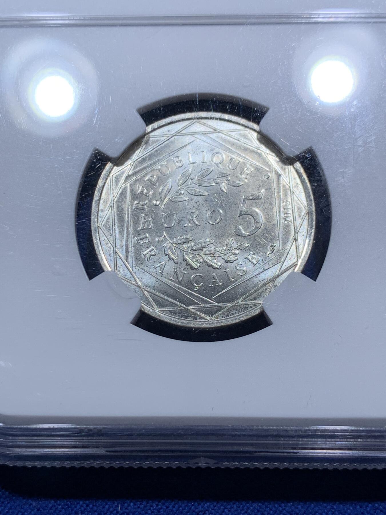 《竞宝斋》第290场- 周日，周一，周二 3场连拍 （全场包邮） NGC MS64 法国2013年平等5欧元银币 最高评级分