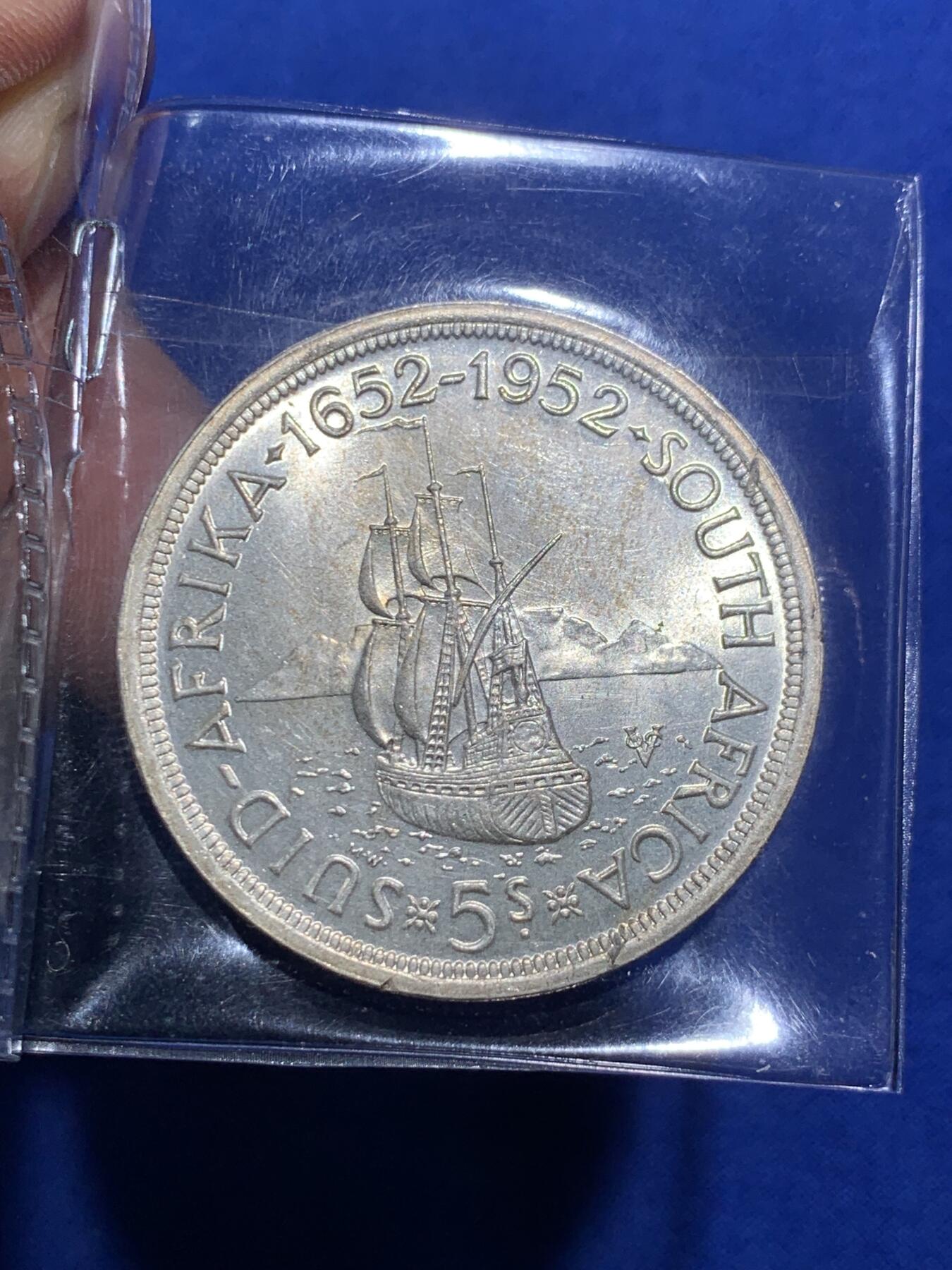 《竞宝斋》第290场- 周日，周一，周二 3场连拍 （全场包邮） 10枚一组 乔六南非币一套 7银3铜 unc品相 含5先令大银币