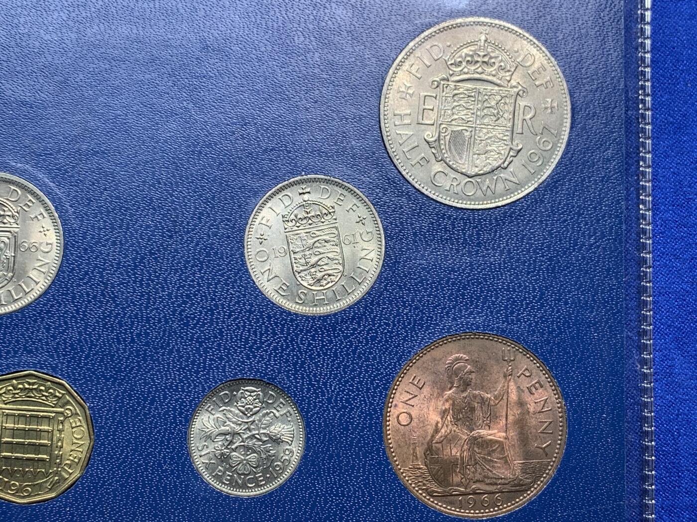 《竞宝斋》第290场- 周日，周一，周二 3场连拍 （全场包邮） 英国套币 伊丽莎白二世