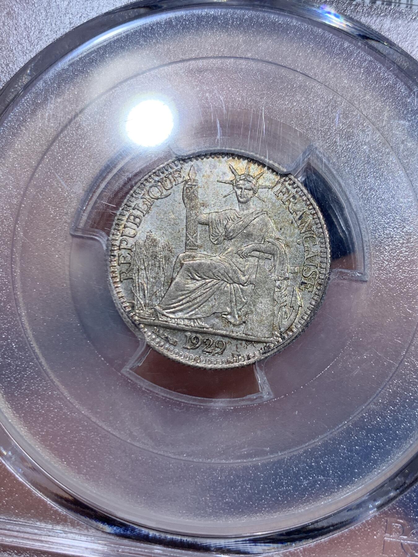 《竞宝斋》第290场- 周日，周一，周二 3场连拍 （全场包邮） PCGS MS63 印度支那 1929年 10C 银币淡黄油彩 底板很好  所见稀少