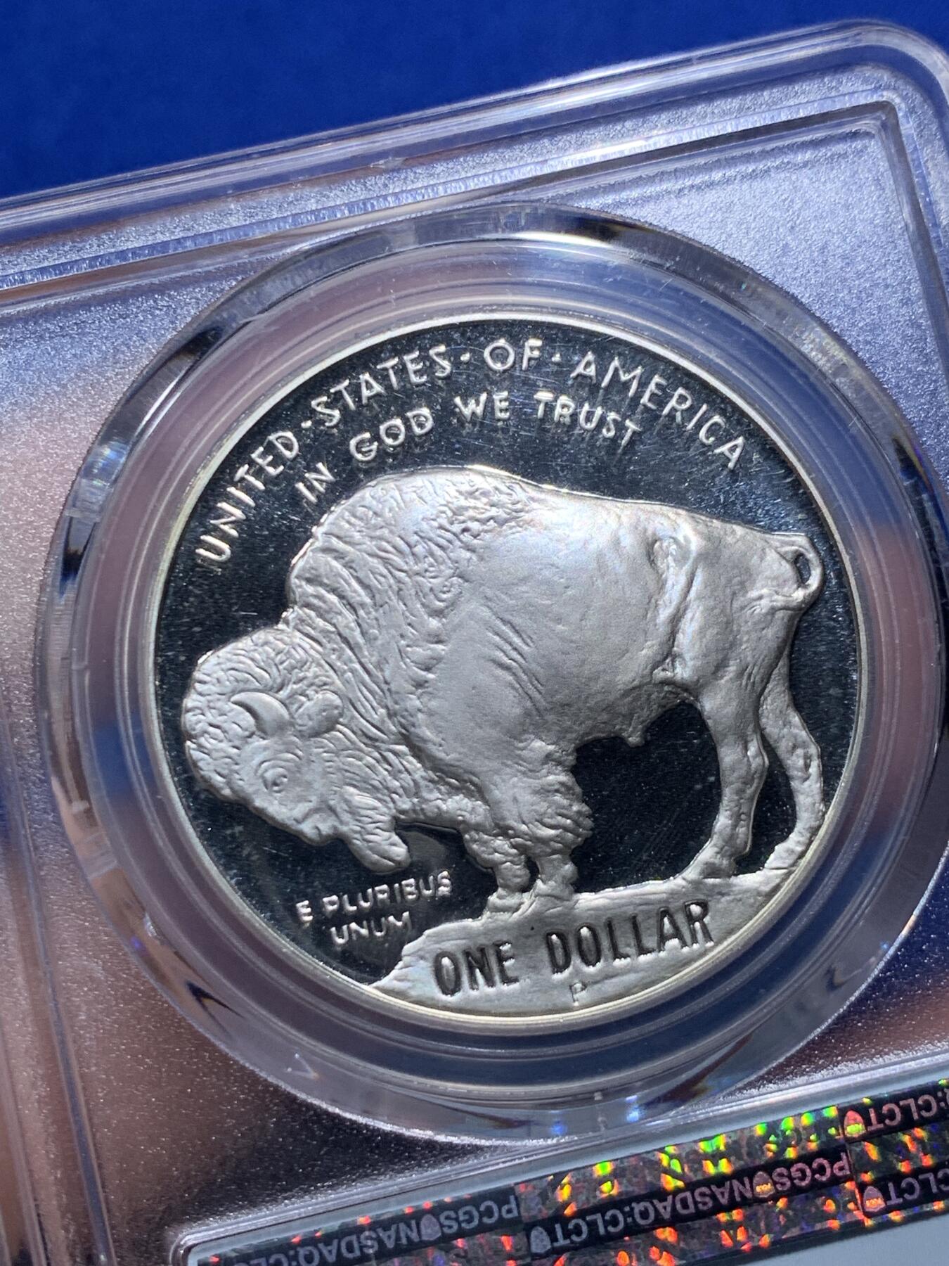 《竞宝斋》第290场- 周日，周一，周二 3场连拍 （全场包邮） PCGS PR70DCAM 美国2001P公牛精致版银币 1oz 纯度99.9%