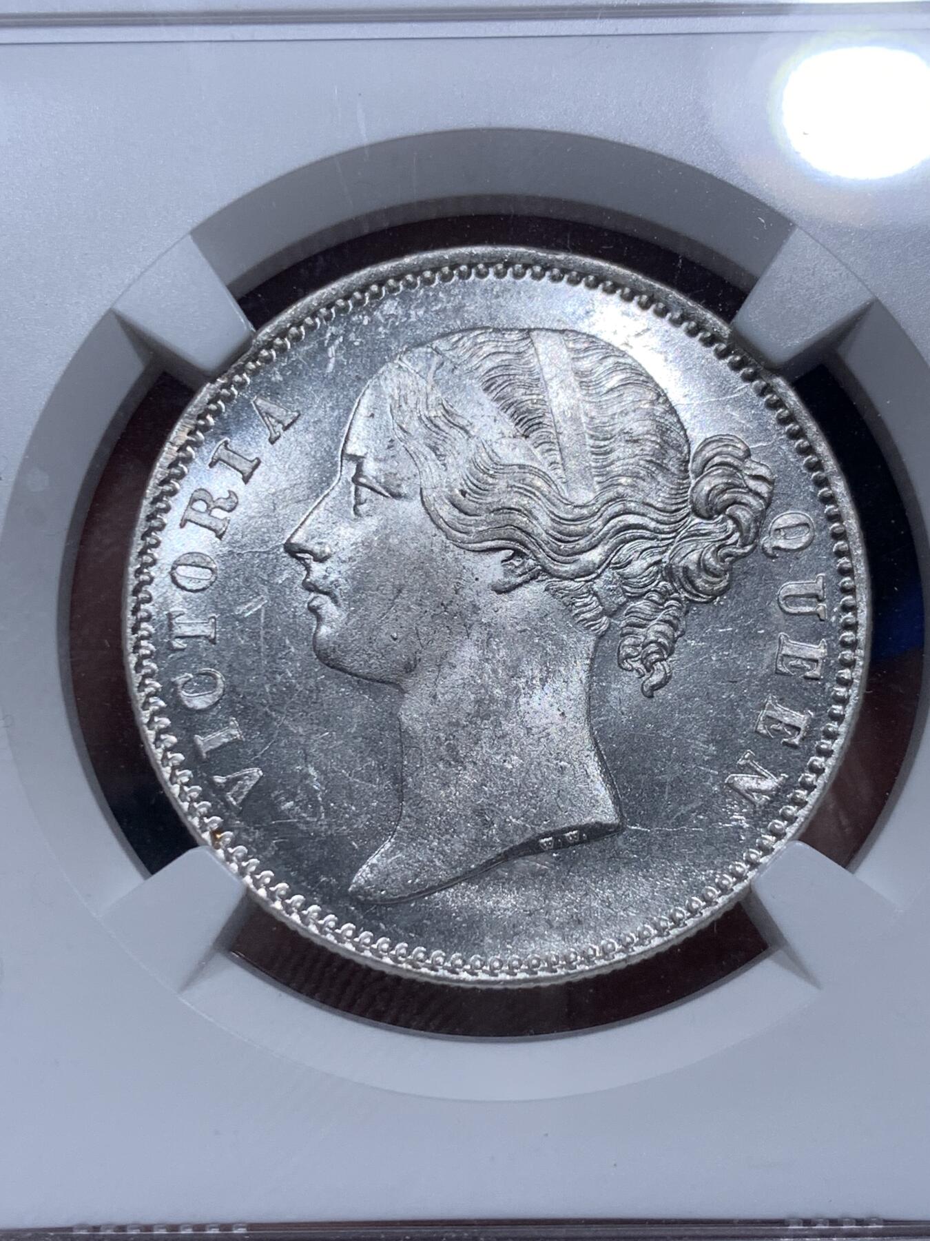 《竞宝斋》第290场- 周日，周一，周二 3场连拍 （全场包邮） NGC MS63 英属印度1840小维卢比双辫版