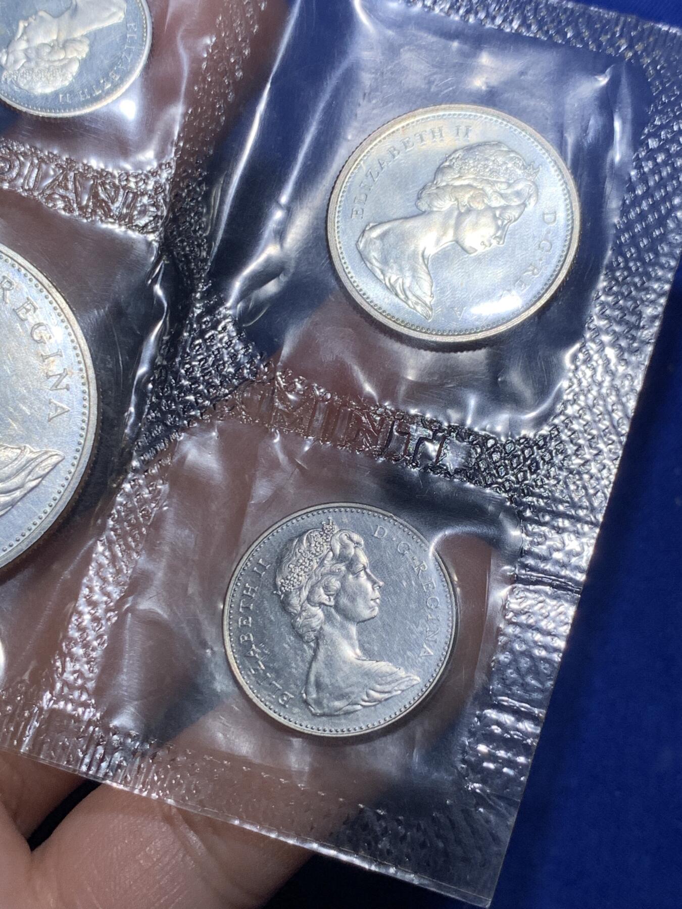 《竞宝斋》第290场- 周日，周一，周二 3场连拍 （全场包邮） 加拿大1965年套币 包含四枚银币 塑封难得