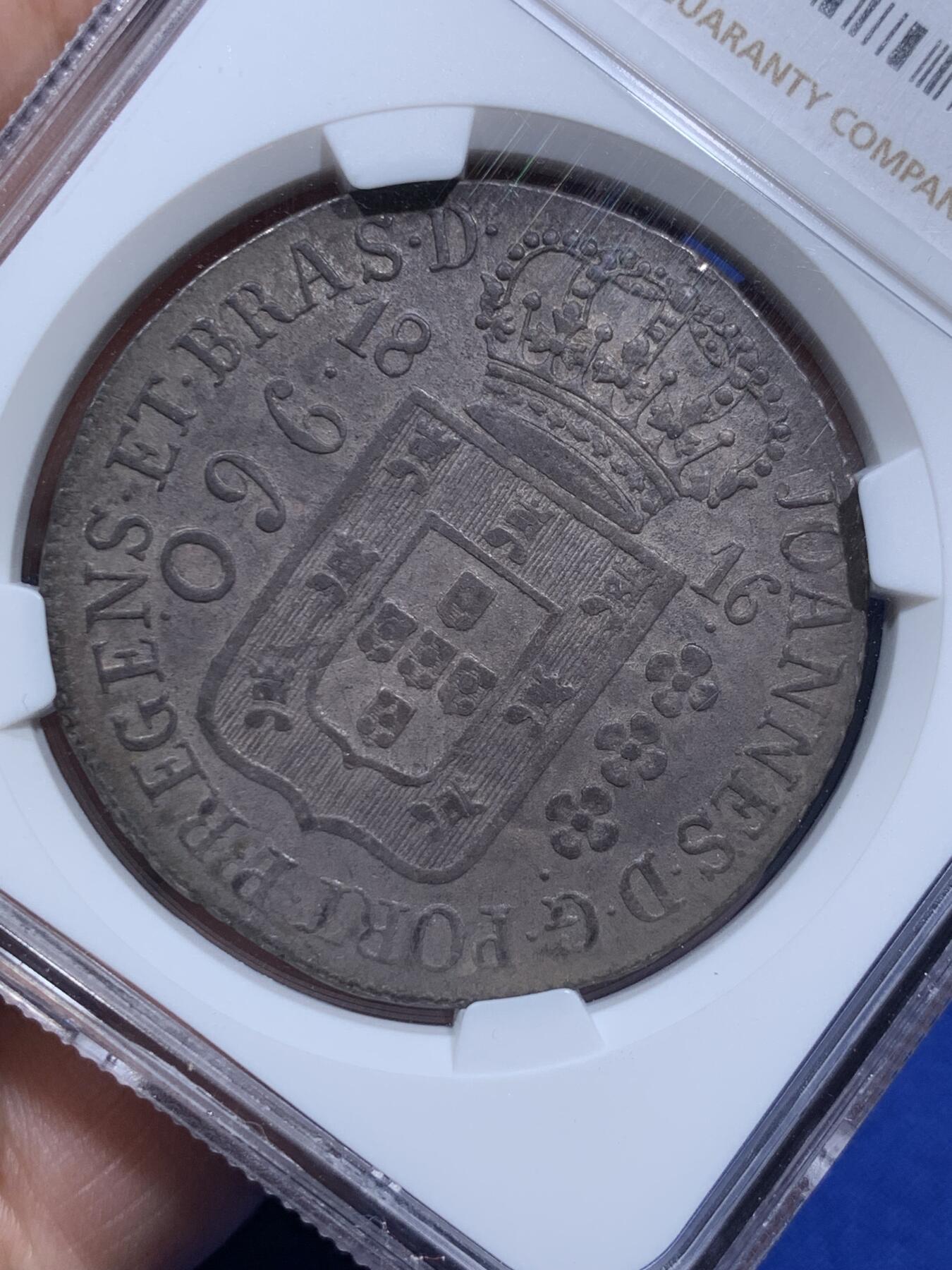 《竞宝斋》第290场- 周日，周一，周二 3场连拍 （全场包邮） NGC XF45 葡属巴西 1816R年960瑞斯银币，在西班牙双柱银币基础上压制而成，双面深邃，章型比币型币更贵，独年份