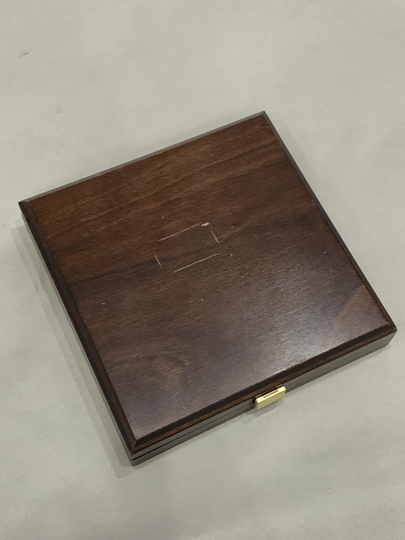 《竞宝斋》第290场- 周日，周一，周二 3场连拍 （全场包邮） 德国1982年复刻版999纯银磨砂泰勒全集带证书配实木盒 单枚重量11.9克左右*12