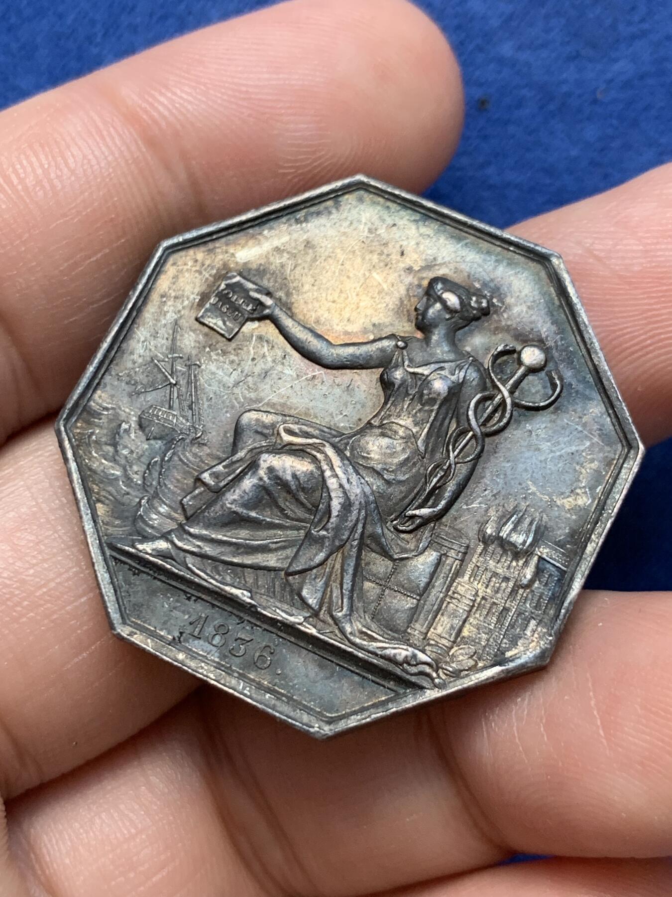 《竞宝斋》第291场- 周日，周一，周二 3场连拍 （全场包邮） 法国八角银质代币，海上火灾保险公司，19.36g，34.6mm，1832-1841油灯边铭