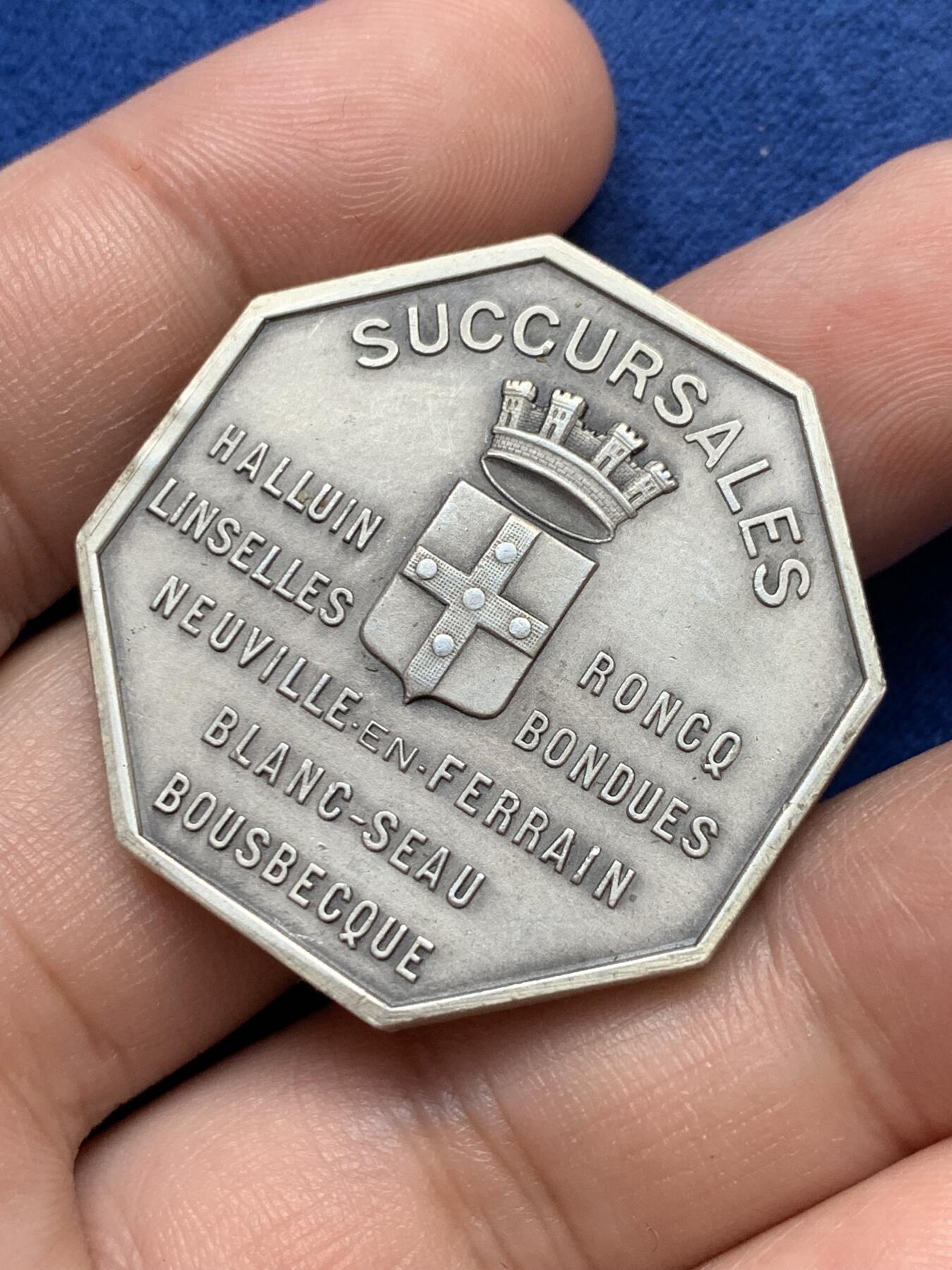 《竞宝斋》第291场- 周日，周一，周二 3场连拍 （全场包邮） 法国八角银质代币，图尔昆储蓄银行，26.28g，35.8mm，菱形野猪头+ARGENT边铭