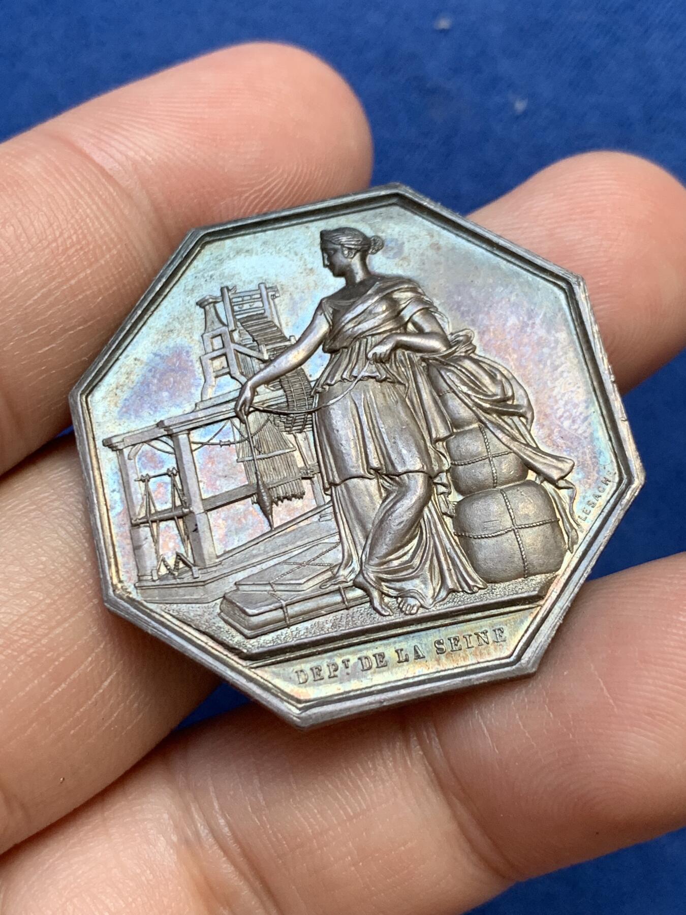 《竞宝斋》第291场- 周日，周一，周二 3场连拍 （全场包邮） 法国塞纳河工会八角银质代币，18.73g，35.7mm，丰饶角边铭