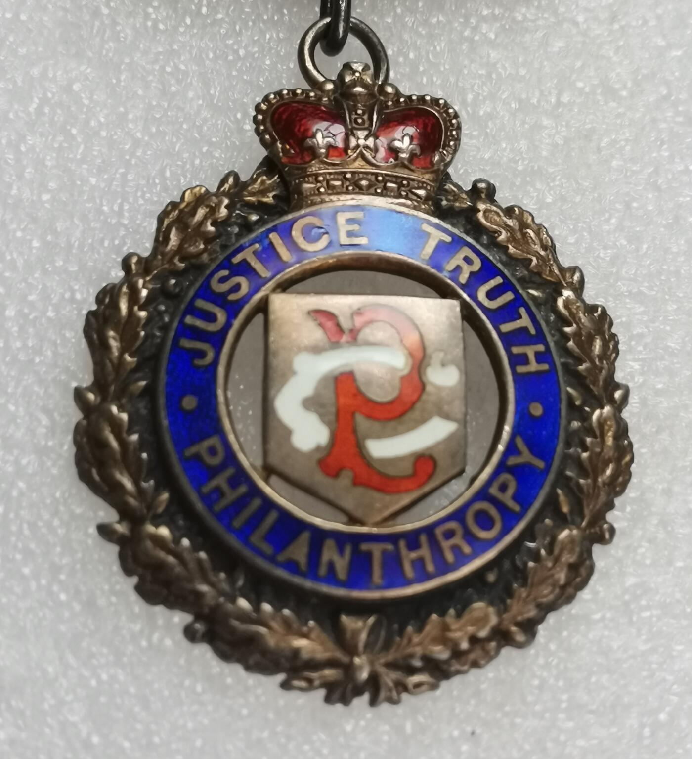 瓶子🏺第151期拍卖会  共济会二战时期1942年纪念银章  原盒 37克