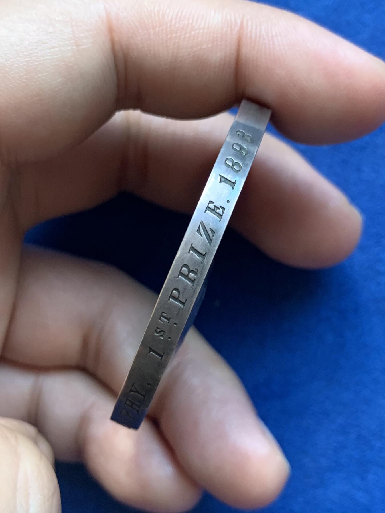 《竞宝斋》第291场- 周日，周一，周二 3场连拍 （全场包邮） 英国伦敦城市行业协会银章，威尔士亲王，未来的爱德华七世，74.85g，51.3mm