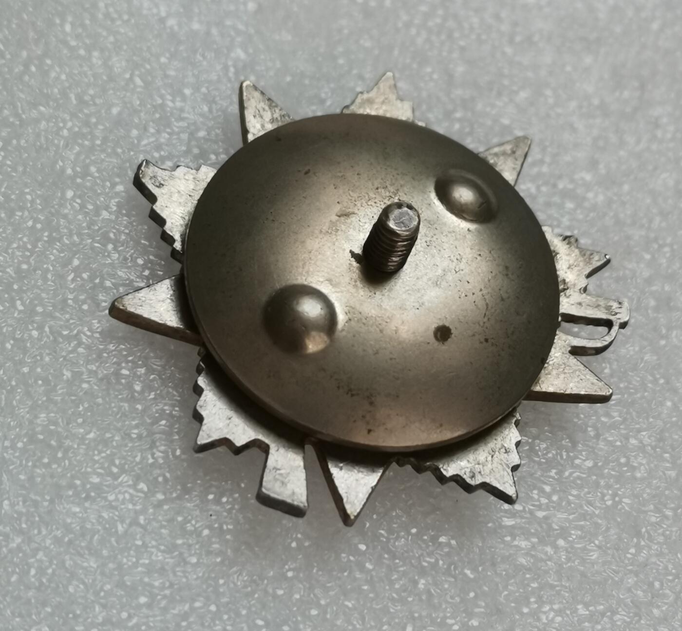 瓶子🏺第151期拍卖会  85年版银质卫国奖章  编号6556827  好品好状态  40克