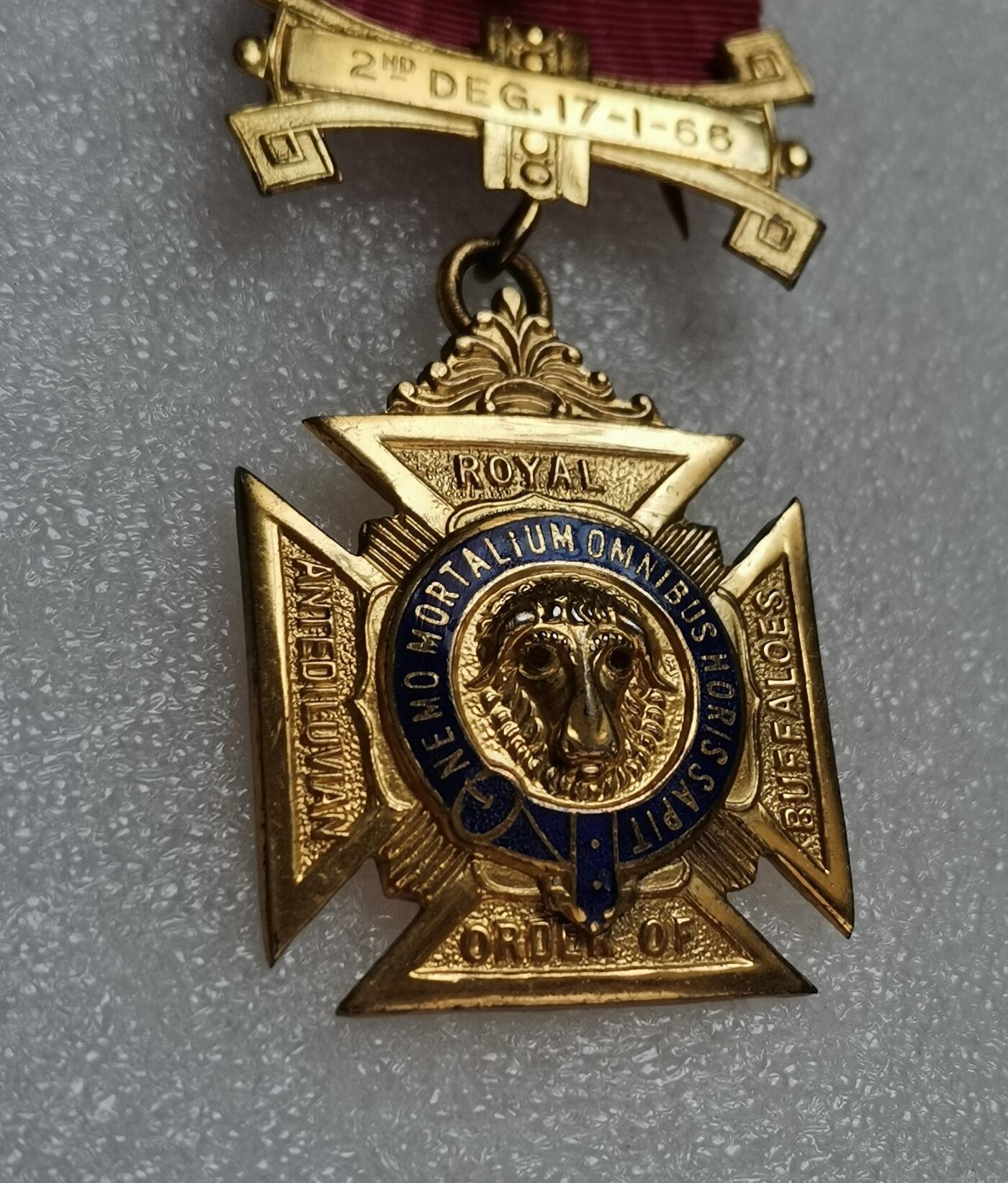 瓶子🏺第151期拍卖会  共济会银质皇家公牛会奖章  完美品相  32.21克