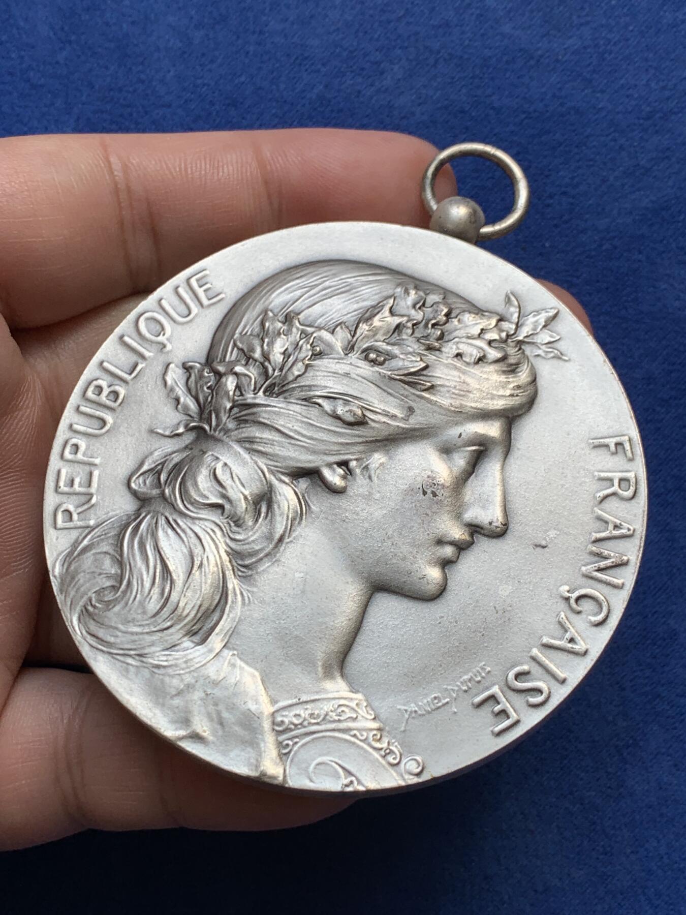 《竞宝斋》第291场- 周日，周一，周二 3场连拍 （全场包邮） 法国玛丽安娜单面镀银铜章，177.86g，68.3mm，丰饶角+铜标边铭