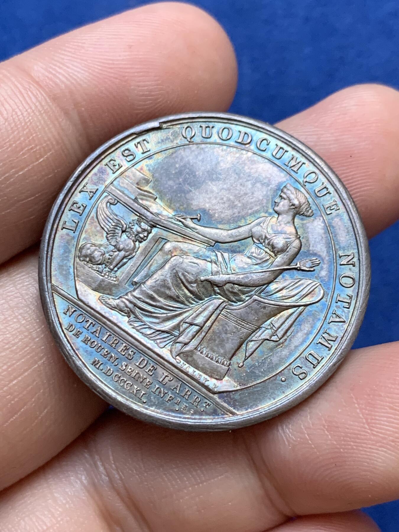 《竞宝斋》第291场- 周日，周一，周二 3场连拍 （全场包邮） 法国路易十八头像鲁昂公证人银质代币，17.63g，34.8mm，早期无边铭