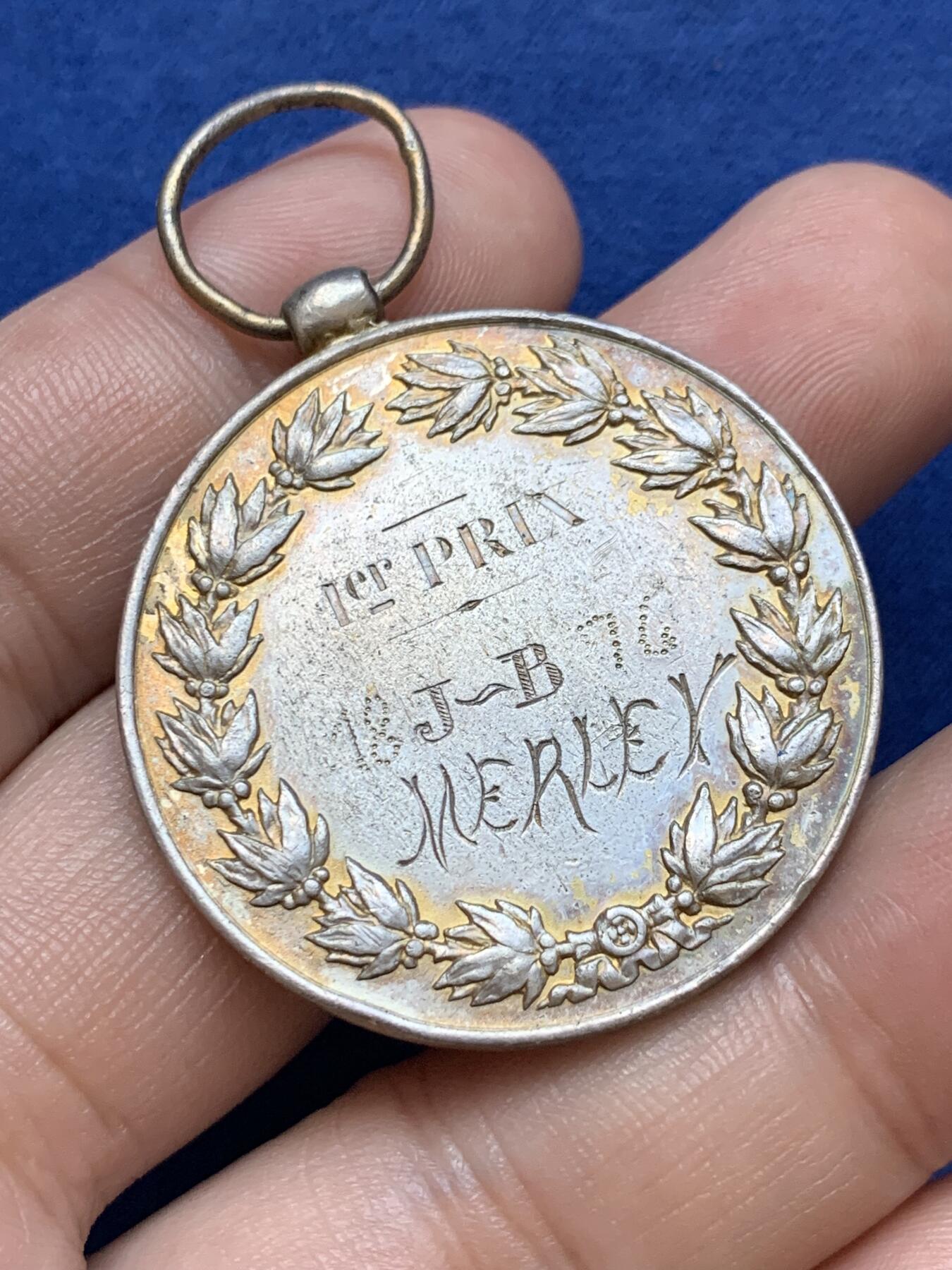 《竞宝斋》第291场- 周日，周一，周二 3场连拍 （全场包邮） 好彩 法国谷物女神带环银章 22.56克 37mm 蜜蜂边铭