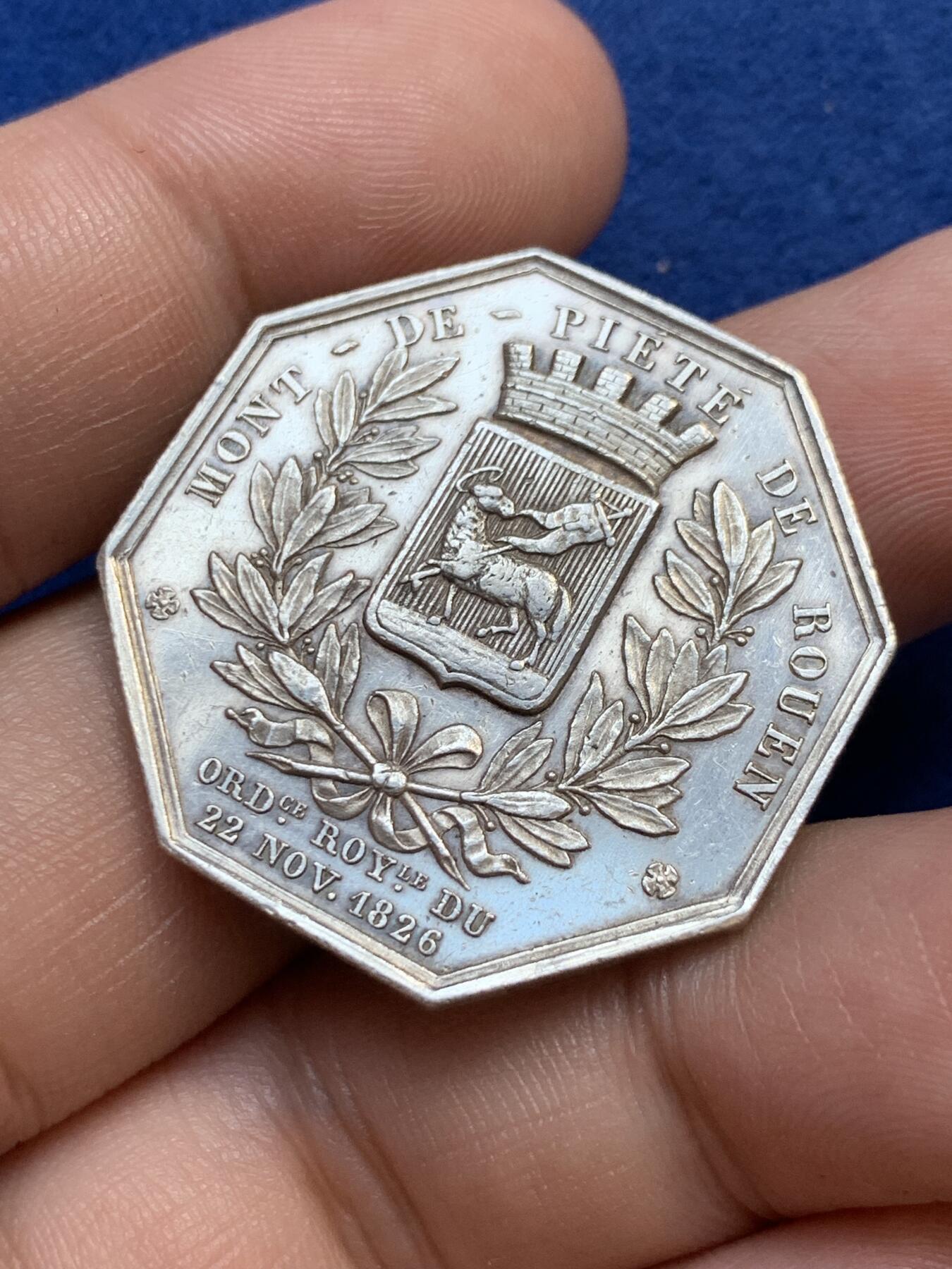 《竞宝斋》第291场- 周日，周一，周二 3场连拍 （全场包邮） 法国拿破仑一世头像鲁昂当铺八角银质代币，14.52g，32.6mm，手指边铭