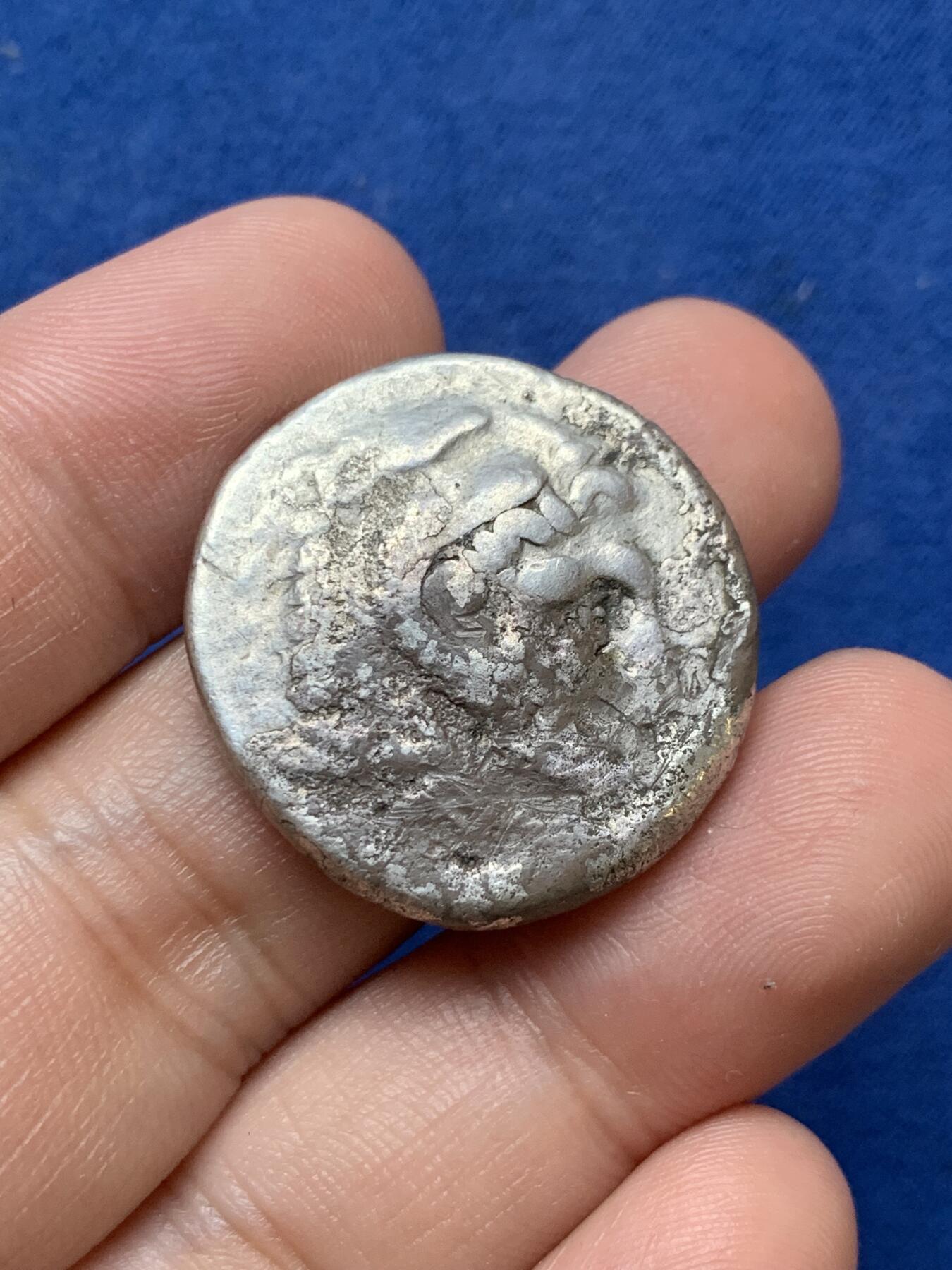 《竞宝斋》第290场- 周日，周一，周二 3场连拍 （全场包邮） 亚历山大大帝4德银币，品相一般价格不贵，通货品都要2000到3000了 17克