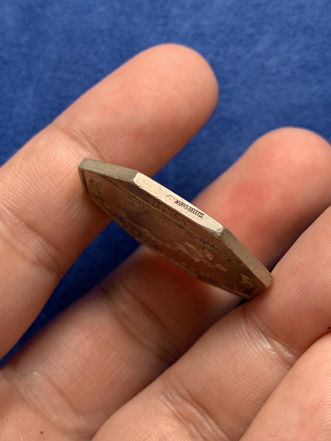 《竞宝斋》第291场- 周日，周一，周二 3场连拍 （全场包邮） 法国韦尔万公证人八角银jeton，31.4mm，12.78克，手指+ARGENT边铭