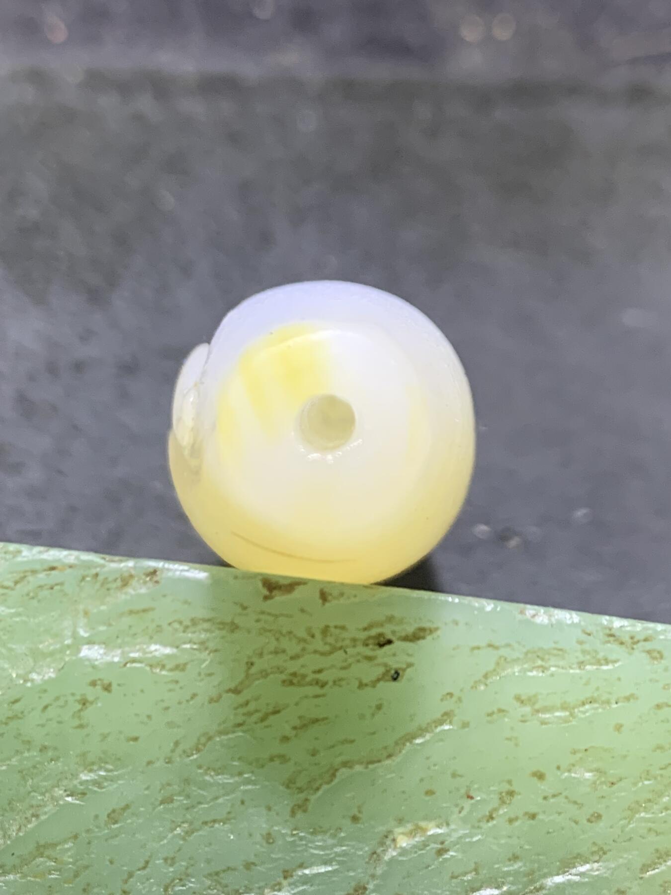 精美高玉化亚光海洋玉髓手工俏色巧雕苦修人意境大桶珠一个！