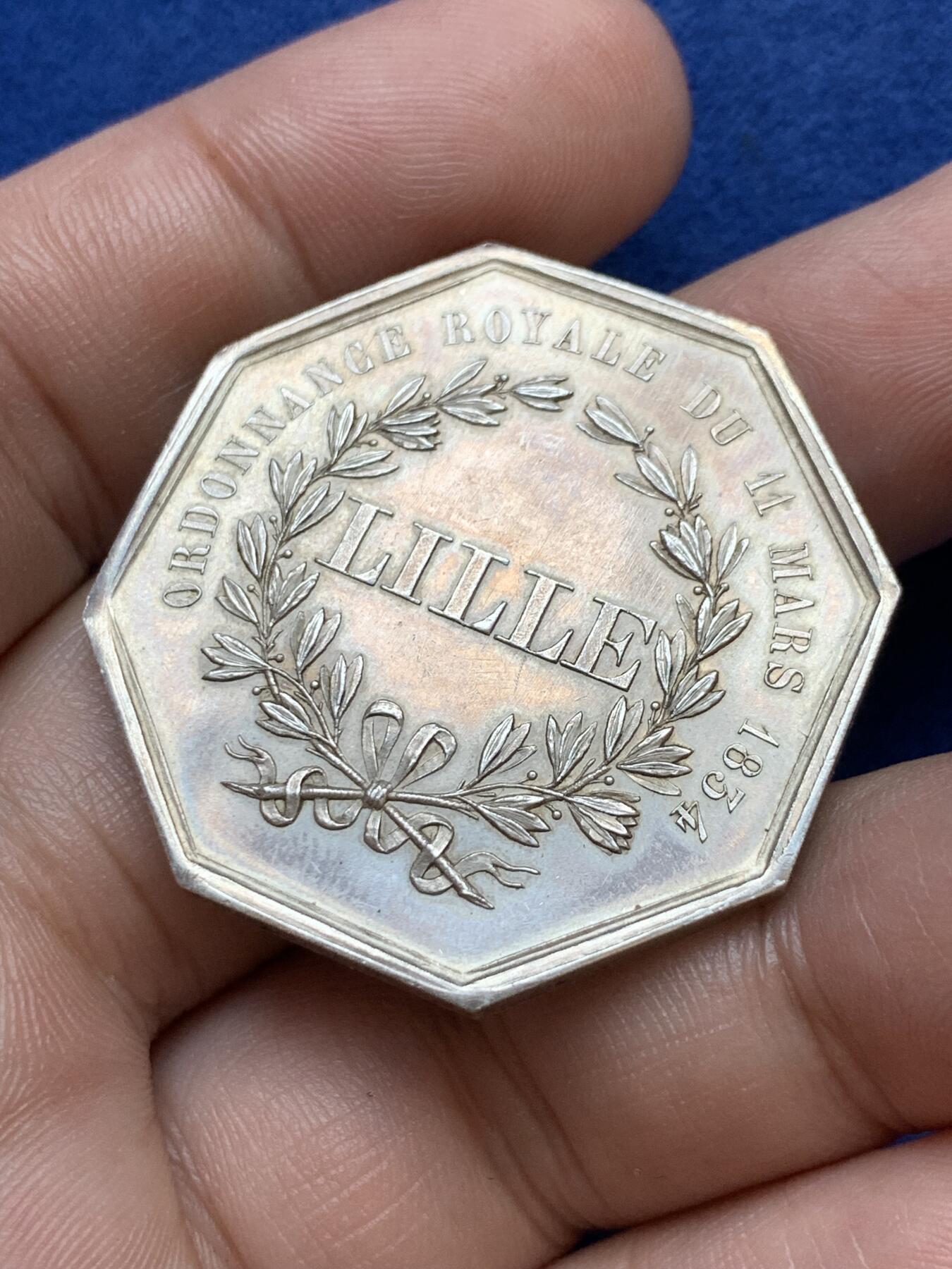 《竞宝斋》第291场- 周日，周一，周二 3场连拍 （全场包邮） 1834年法国里尔储蓄银行八角银代币 丰饶角1ARGENT边铭 36mm 21.3g