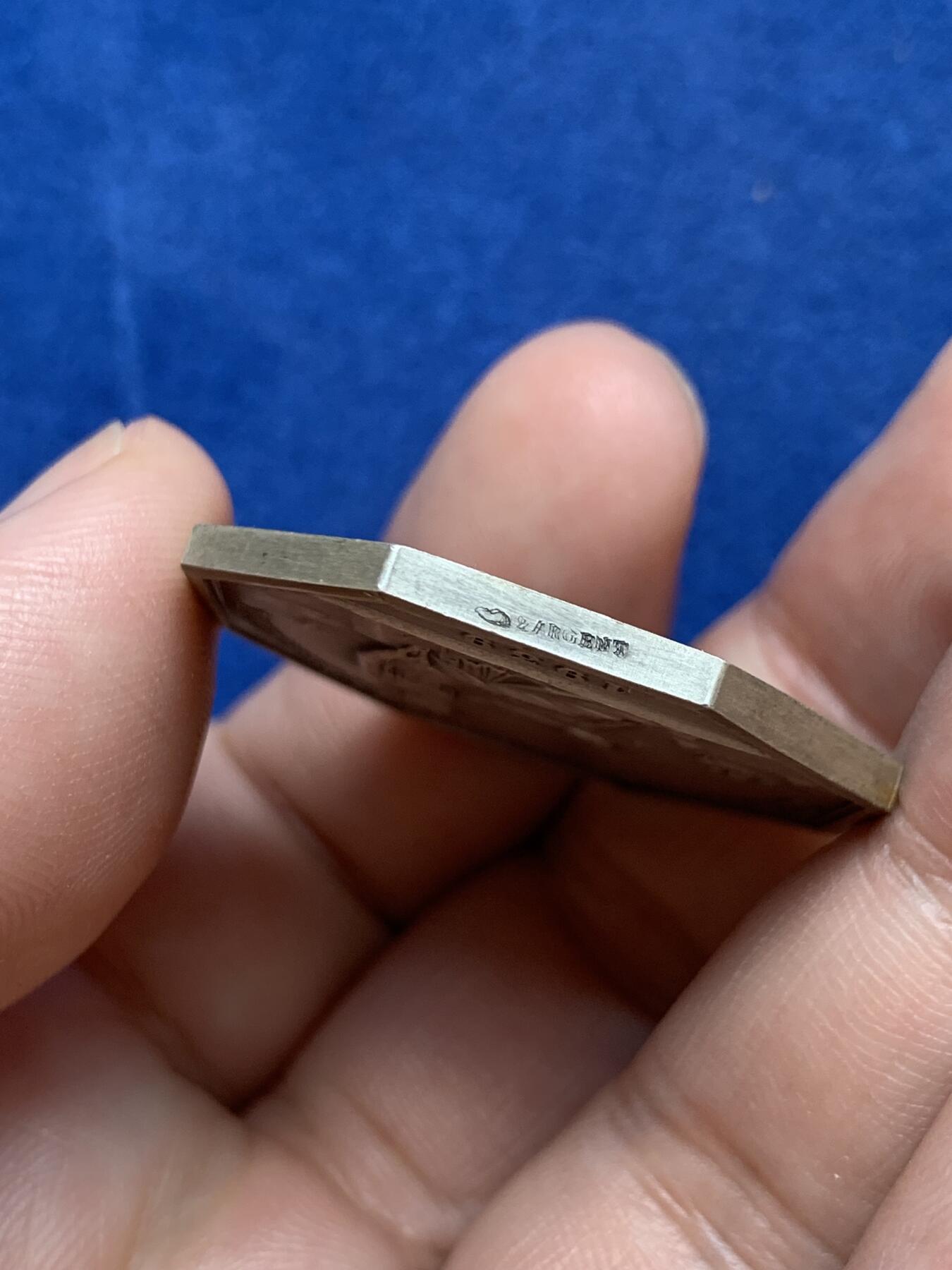 《竞宝斋》第291场- 周日，周一，周二 3场连拍 （全场包邮） 法国贸易女神八角代用币 20.82克 33.5mm 丰饶2边铭