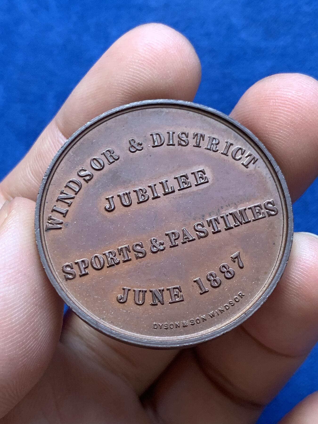 《竞宝斋》第291场- 周日，周一，周二 3场连拍 （全场包邮） 英国维多利亚女王登基50周年纪念铜章，22.21g，38.2mm