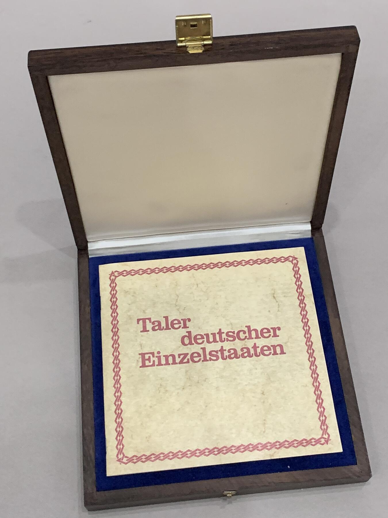 《竞宝斋》第290场- 周日，周一，周二 3场连拍 （全场包邮） 德国1982年复刻版999纯银磨砂泰勒全集带证书配实木盒 单枚重量11.9克左右*12