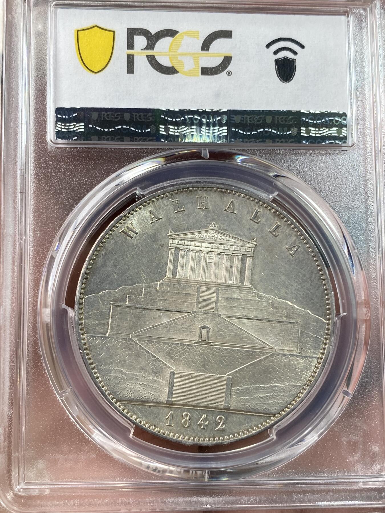 万国钱币拍卖第030期（万国三十期纪念大拍） PCGS MS63 1842年德国巴伐利亚路德维希一世瓦尔哈拉英灵殿落成纪念2泰勒 德意志最神圣的建筑 全德意志最伟大的灵魂统统入驻英灵殿 近年来很少见到好品相 此枚深打原味五彩状态不可错过
