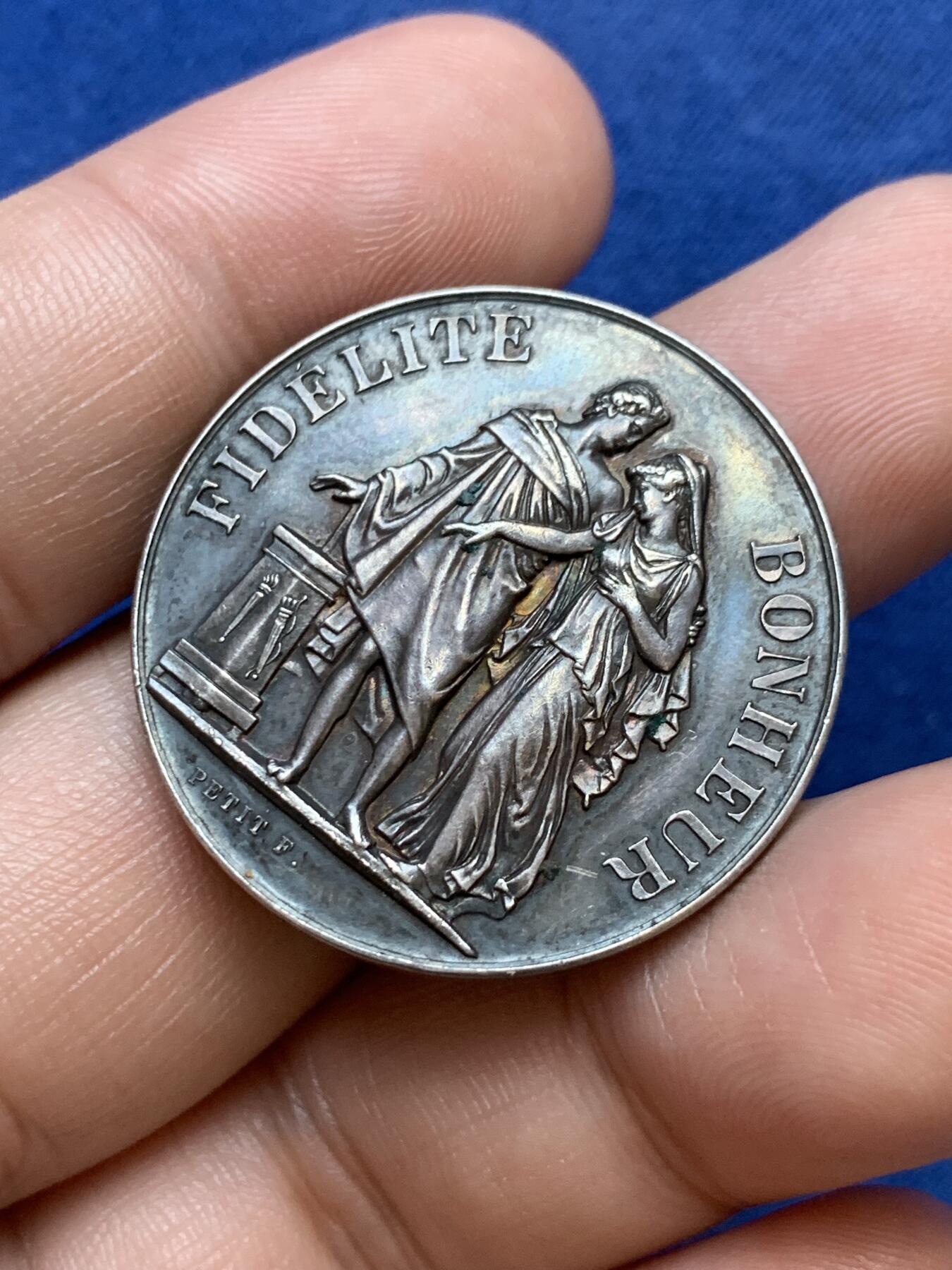 《竞宝斋》第291场- 周日，周一，周二 3场连拍 （全场包邮） 1894年法国婚姻纪念圆型银代币 丰饶角边铭 32mm 16.2g