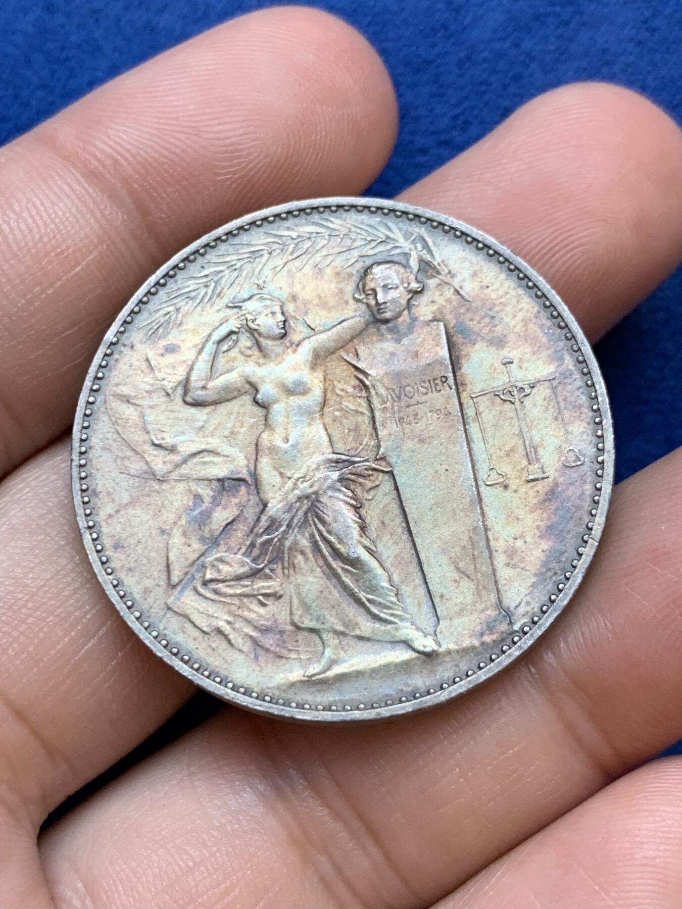 《竞宝斋》第291场- 周日，周一，周二 3场连拍 （全场包邮） 法国化学工业联盟镀金银质jeton，化学家拉瓦锡雕像，25.75g，36.6mm，菱形野猪头+ARGENT边铭