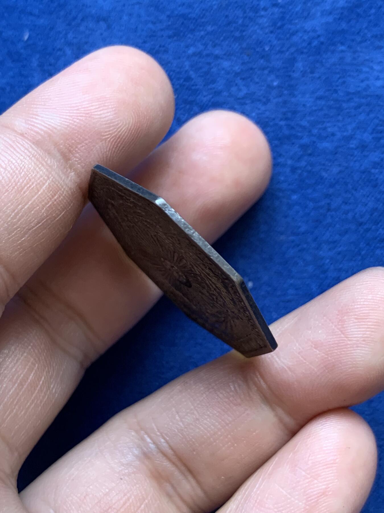 《竞宝斋》第291场- 周日，周一，周二 3场连拍 （全场包邮） 法国里昂国家和艺术历史农业银行八角银jeton，33.3mm，10.9克，早期无边铭