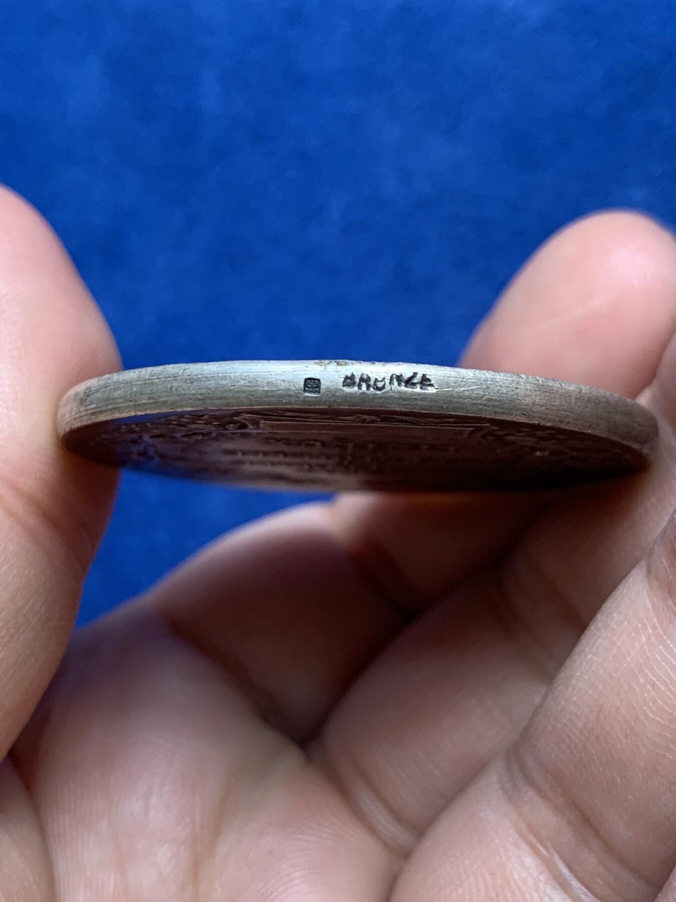 《竞宝斋》第291场- 周日，周一，周二 3场连拍 （全场包邮） 法国利雪工商联合会镀银铜章，33.94g，42.3mm，铜标边铭