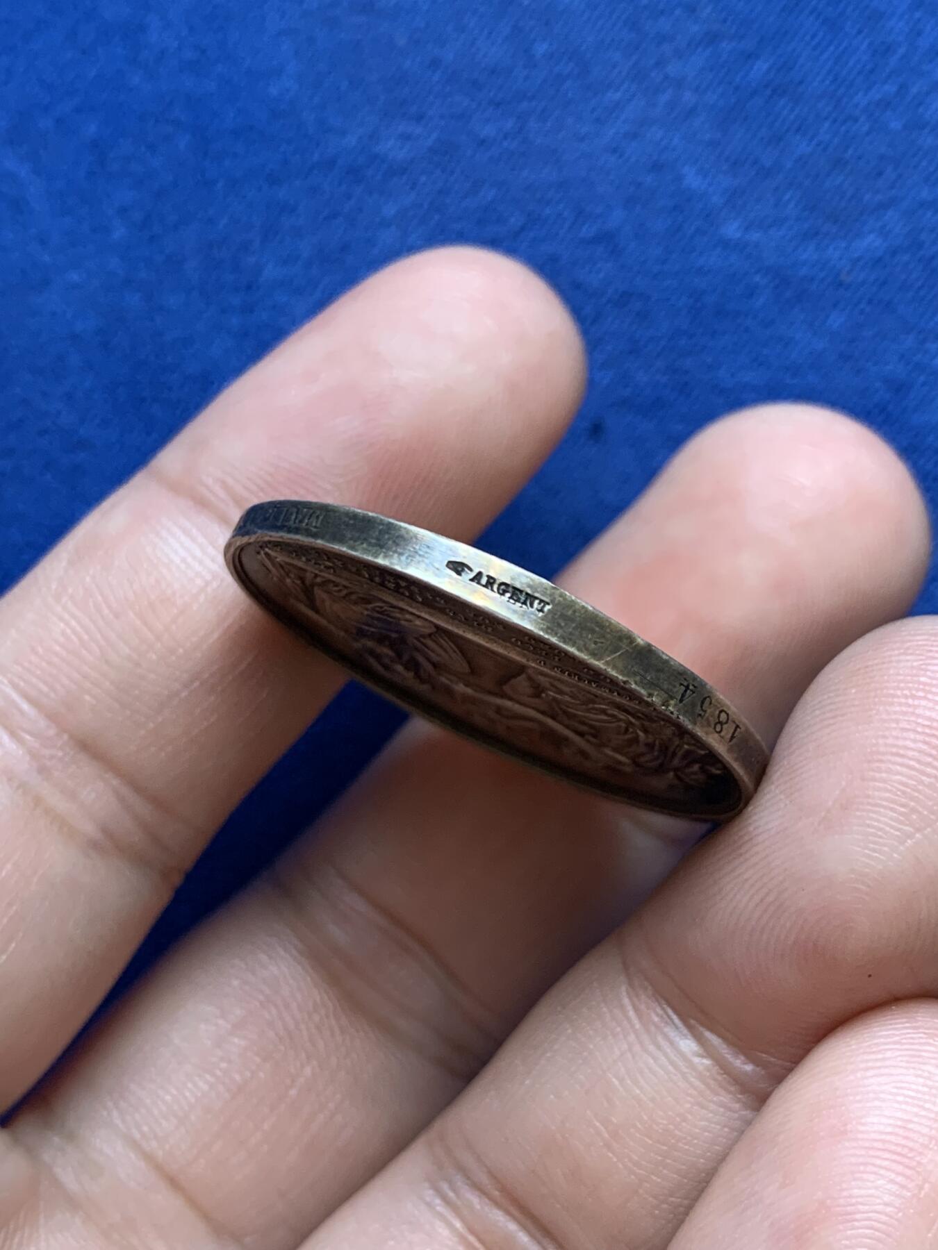 《竞宝斋》第291场- 周日，周一，周二 3场连拍 （全场包邮） 1854年法国婚姻纪念圆型银代币 手指铭 32mm 14.4g