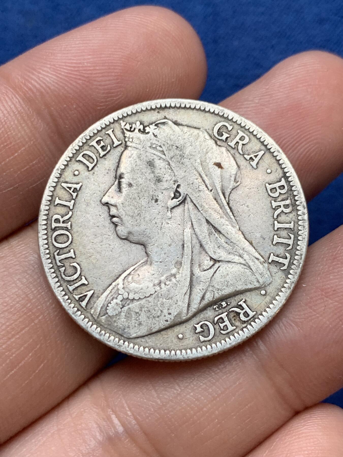 《竞宝斋》第290场- 周日，周一，周二 3场连拍 （全场包邮） 英国1895年维多利亚女王披纱半克朗银币