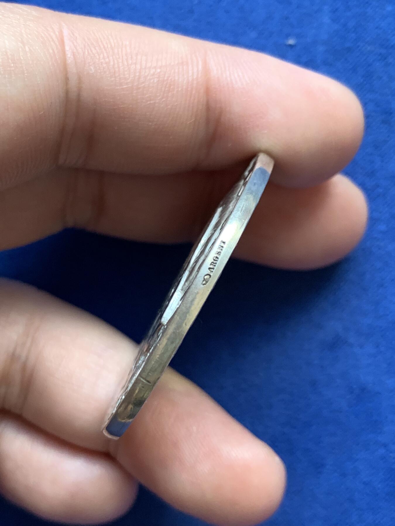 《竞宝斋》第291场- 周日，周一，周二 3场连拍 （全场包邮） 法国 小飞侠 银章 保存的不错 42.1mm 38.37克 丰饶角银标