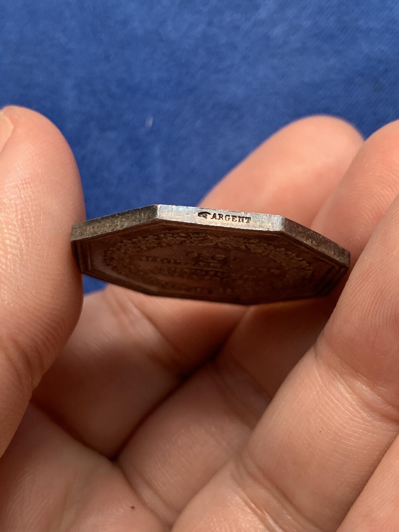 《竞宝斋》第291场- 周日，周一，周二 3场连拍 （全场包邮） 法国1849欧洲和卢瓦尔医学会八角银jeton，31mm，13.03克，手指+ARGENT边铭