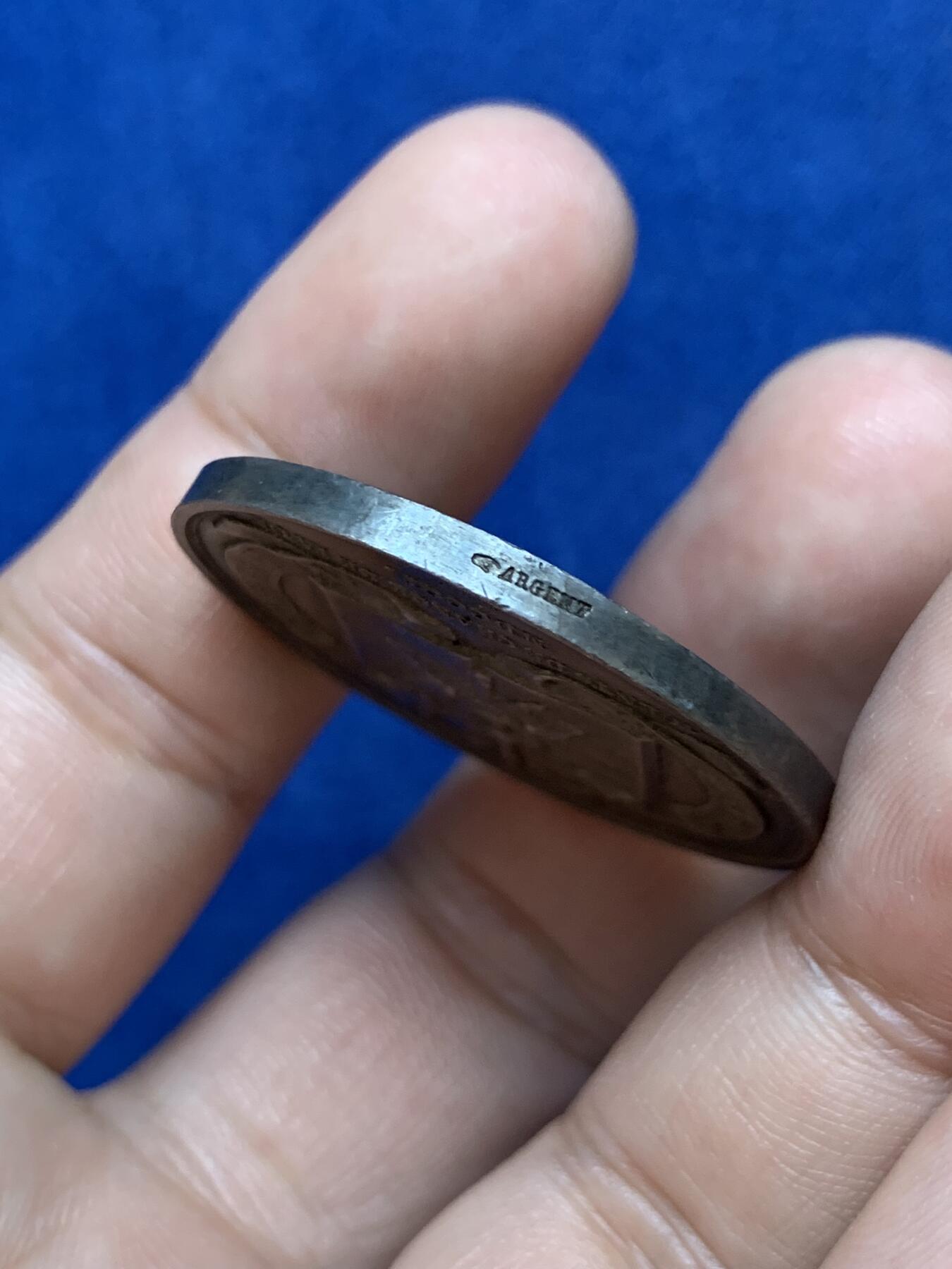 《竞宝斋》第291场- 周日，周一，周二 3场连拍 （全场包邮） 法国银质jeton，里昂经纪人，21.61g，35.6mm，手指边铭