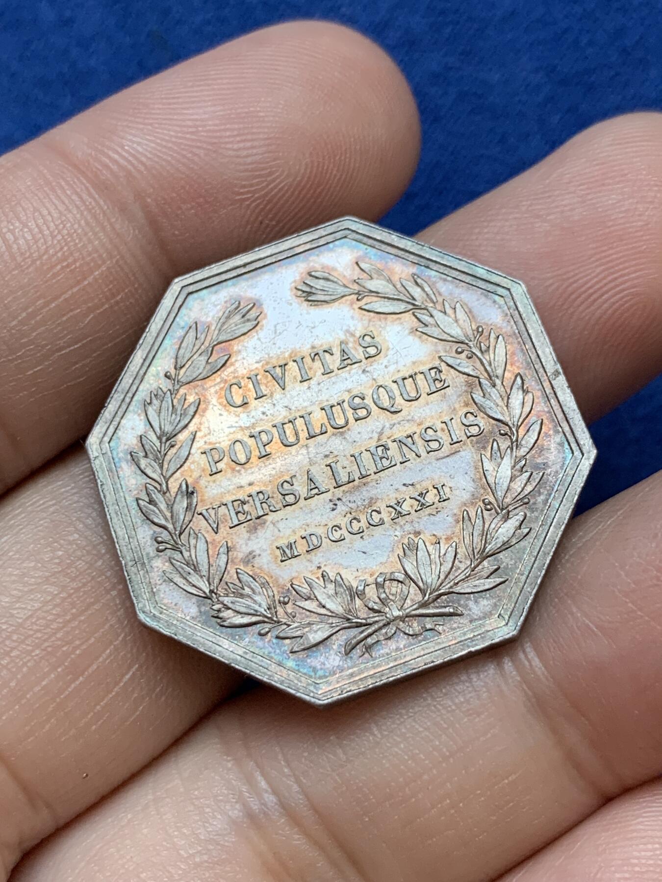 《竞宝斋》第291场- 周日，周一，周二 3场连拍 （全场包邮） 1821年法国凡尔赛镇公民权（双头鸡）八角银jeton，30.4mm，11.72克，早期无边铭